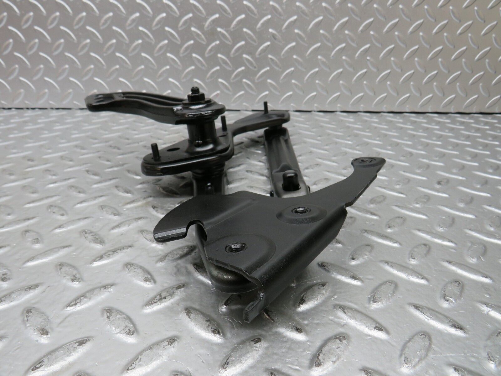 27741 Mercedes-Benz S124 300TE Wagon Bonnet Hinge Light Side 1298870174