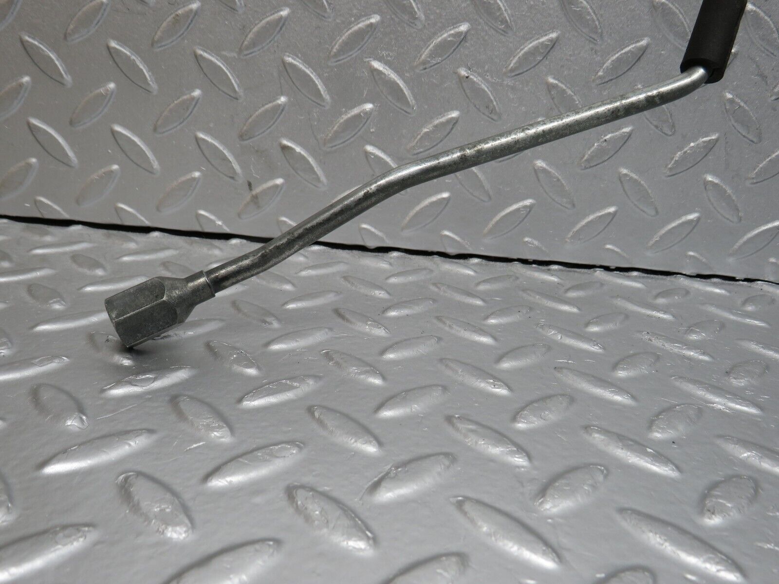 39806 Mercedes-Benz R129 320SL Coupe Fuel Line Pipe