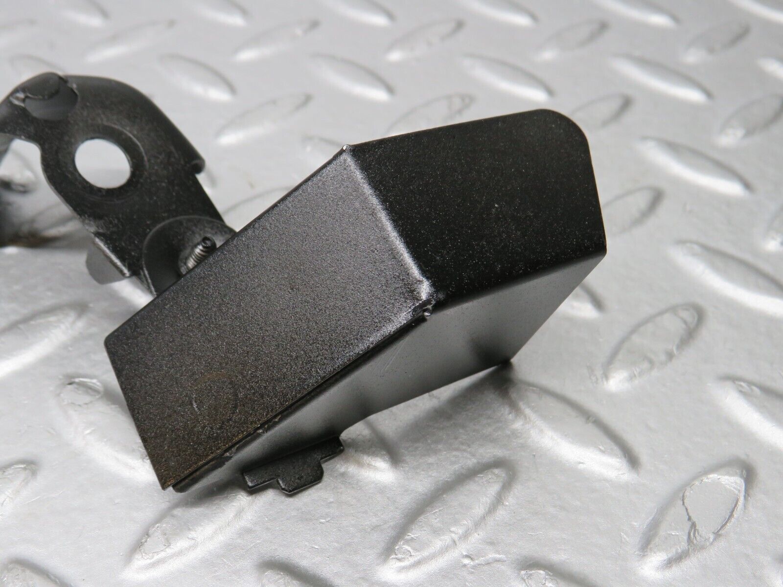 39005 Mercedes-Benz W201 190E 2.6L Steering Box Joint Cover