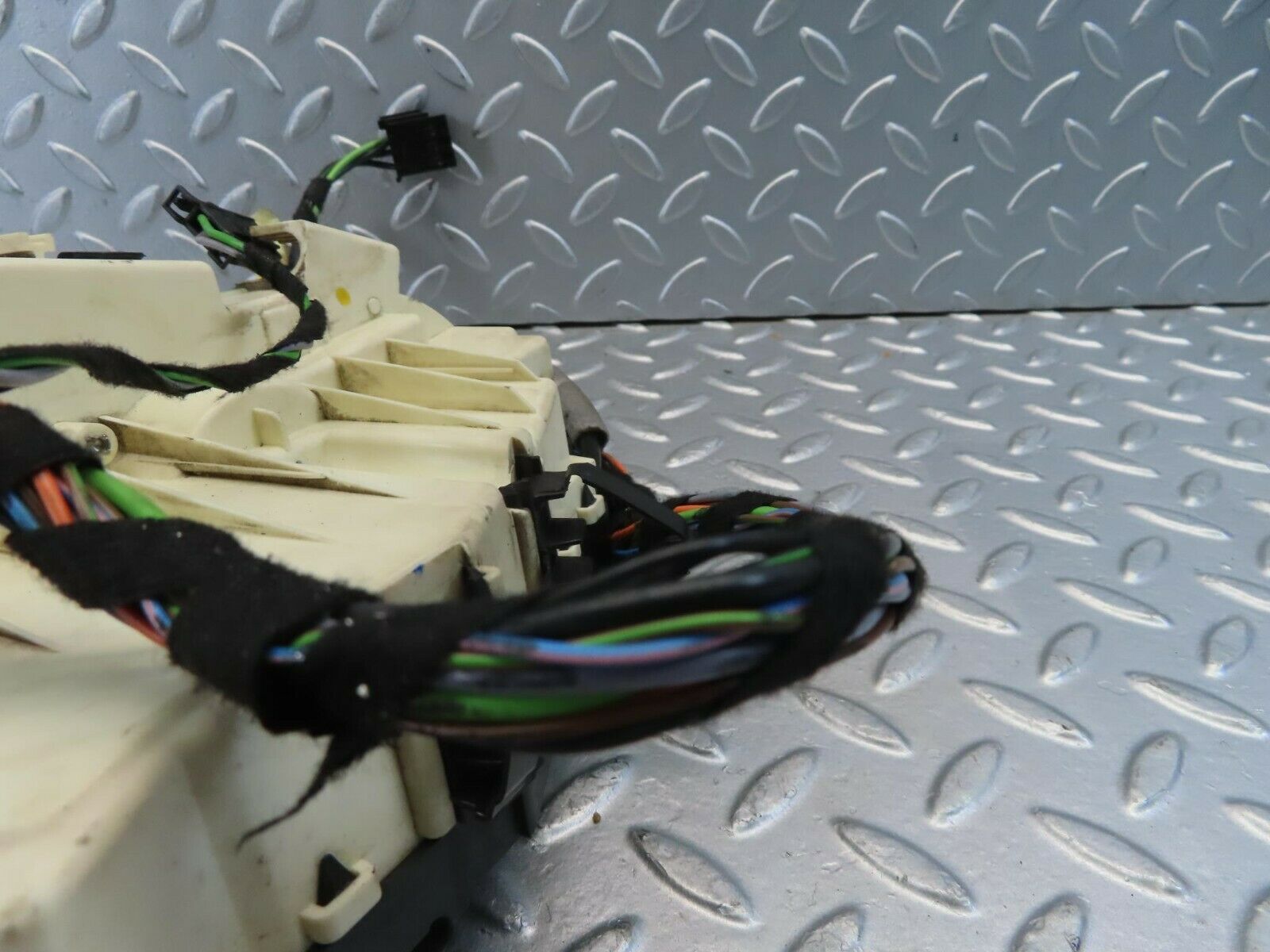 11173 Mercedes-Benz W221 S320 Front Left Soft Close Door Lock 2217202935