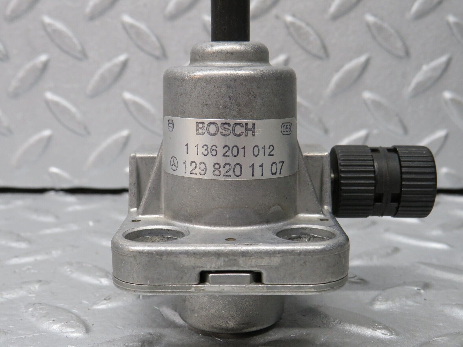 36853 Mercedes-Benz R129 300SL-24 Front Left Seat Adjustment Motor Bosch 1136201012 1298201107