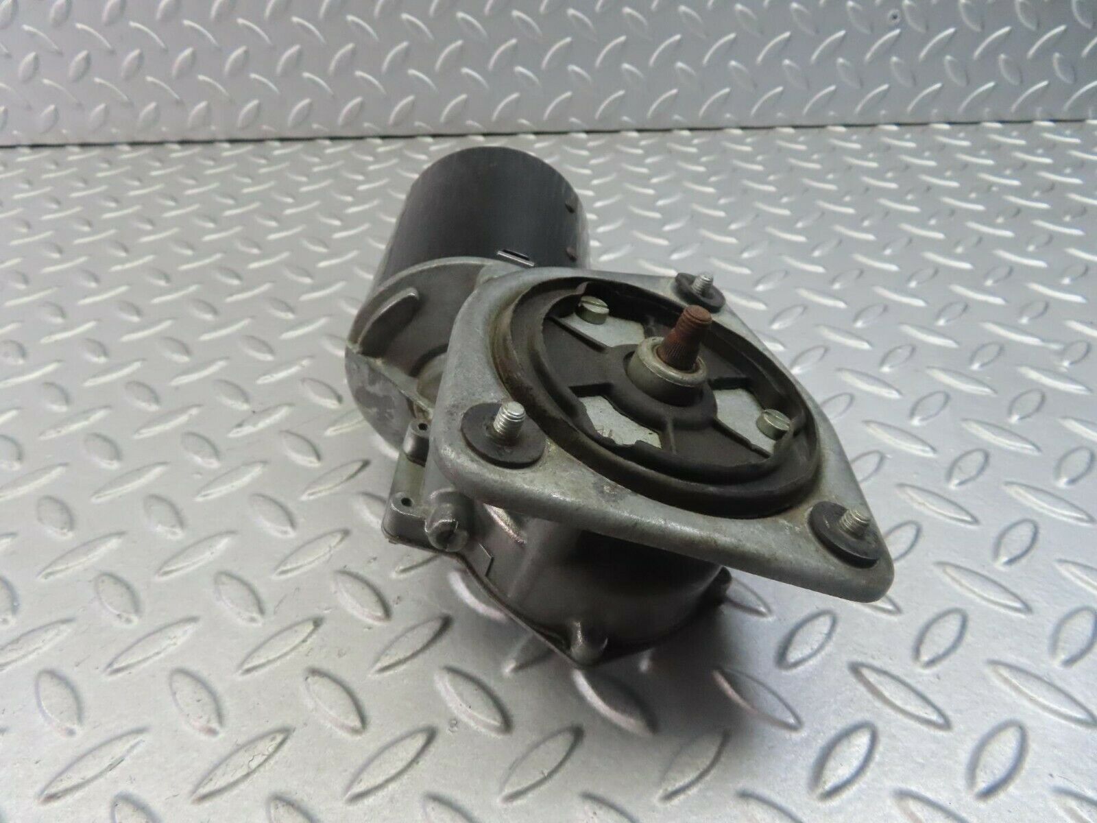 8259 Mercedes-Benz W115 Wiper Motor Bosch 0390446053