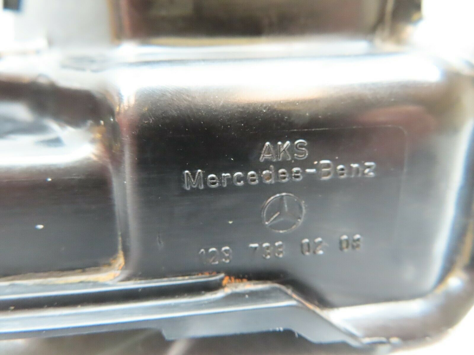 3705 Mercedes-Benz S123 200T Wagon Rear Right Door Lock Mechanism 1237330208