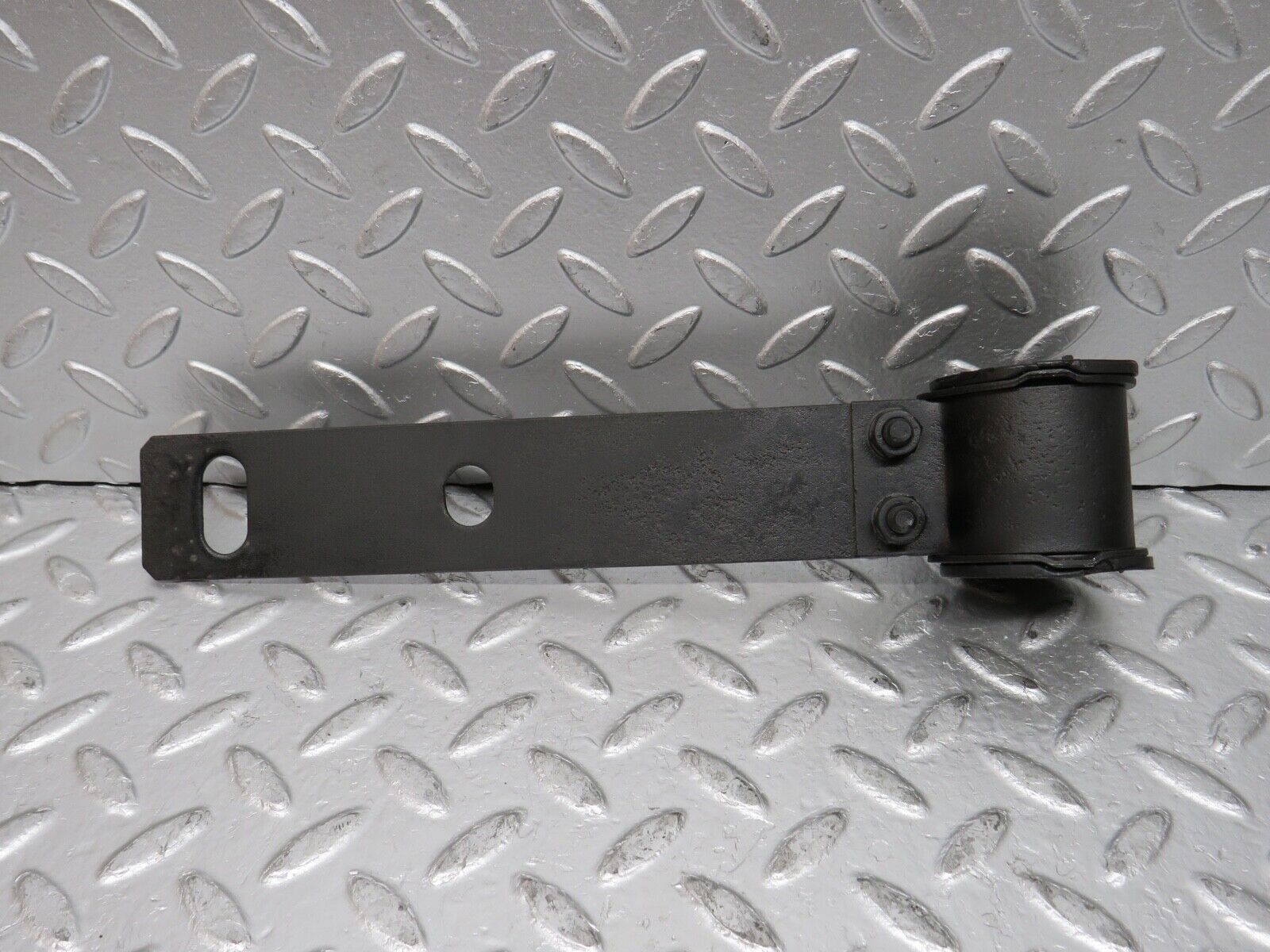 0377 Mercedes-Benz W108 280SE Stabilizer Bar Mounting Front Axle