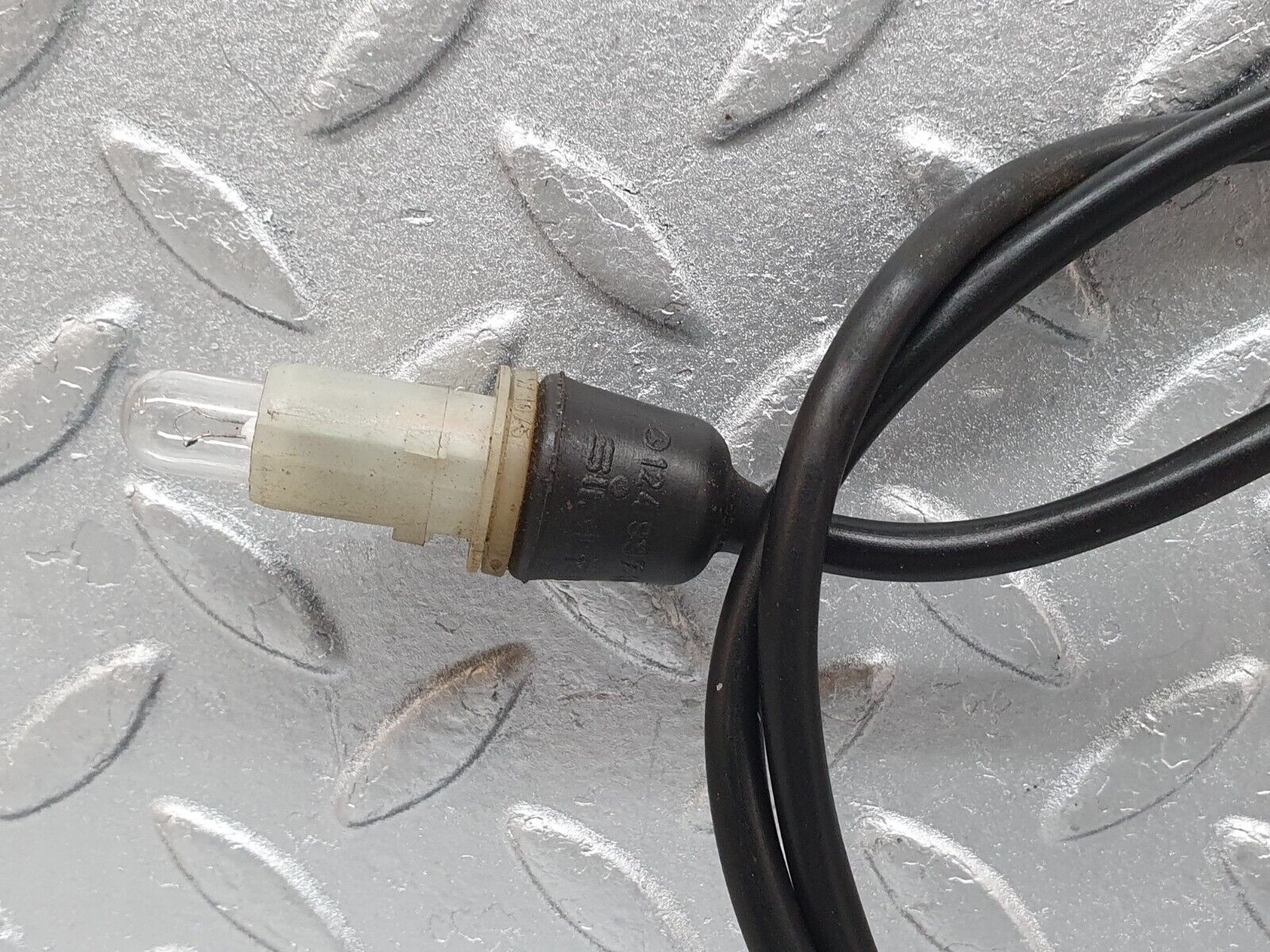 41088 Mercedes-Benz W126 300SE Front Wing Indicator Cable Wire 1249971881