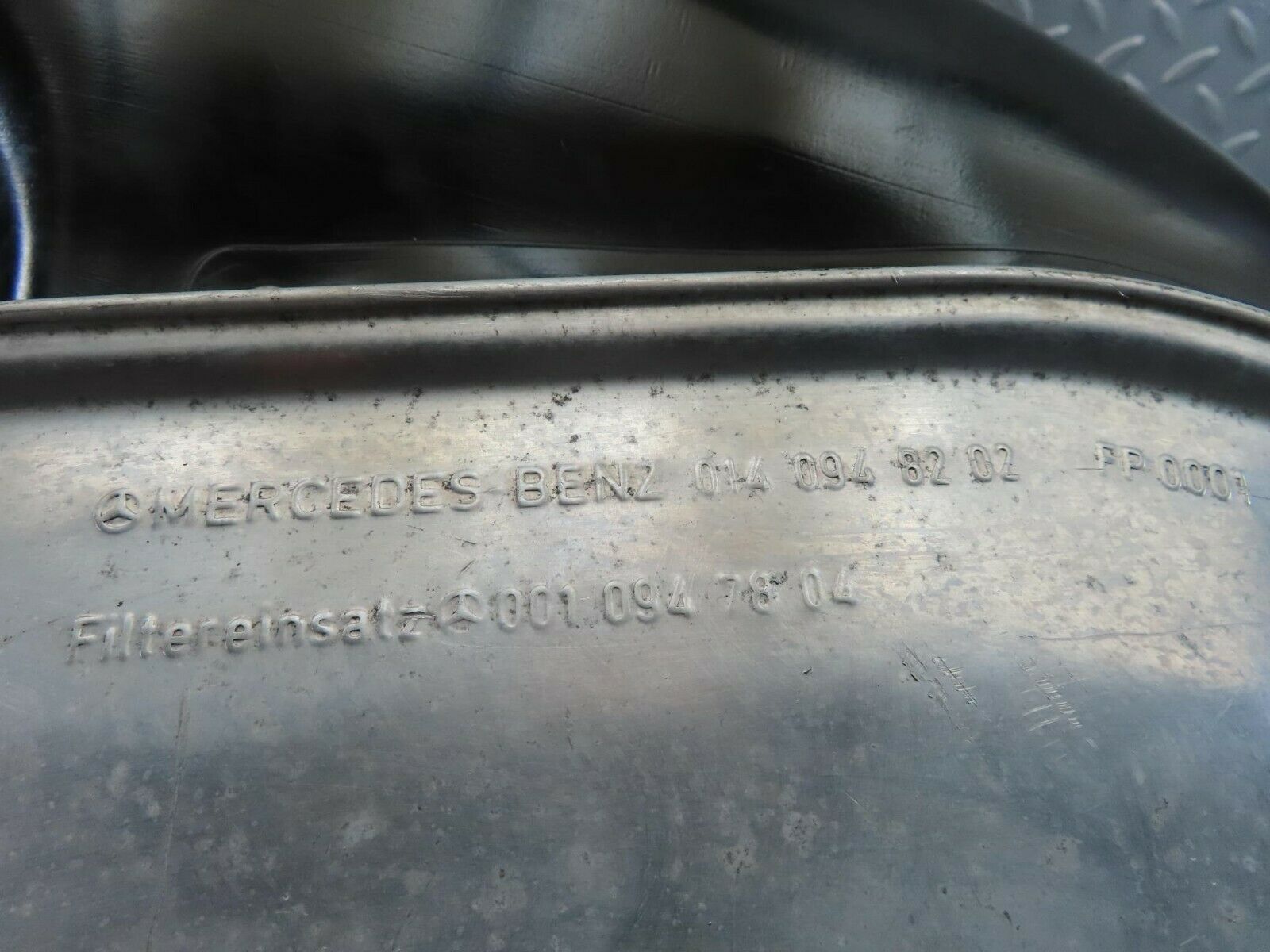 8628 Mercedes-Benz W126 Aluminium Air Filter Box Housing 0140948202