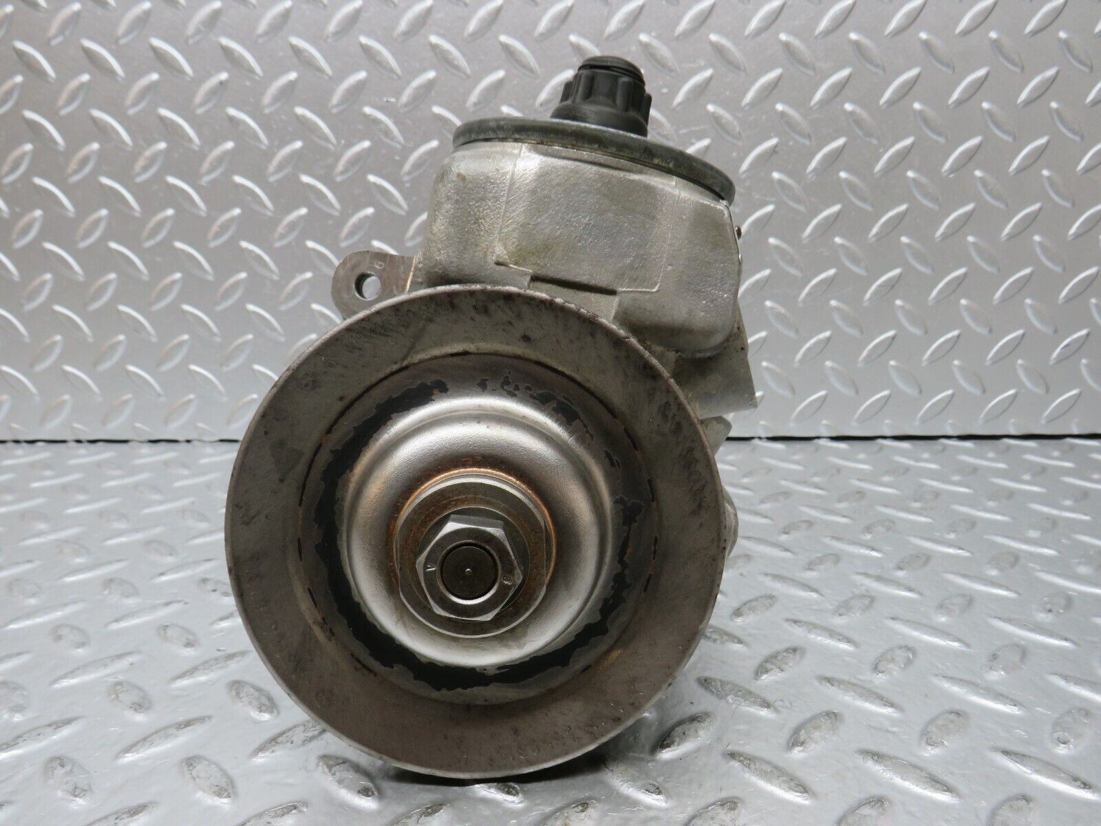 27186 Mercedes-Benz W123 280E Power Steering Pump 1264601380