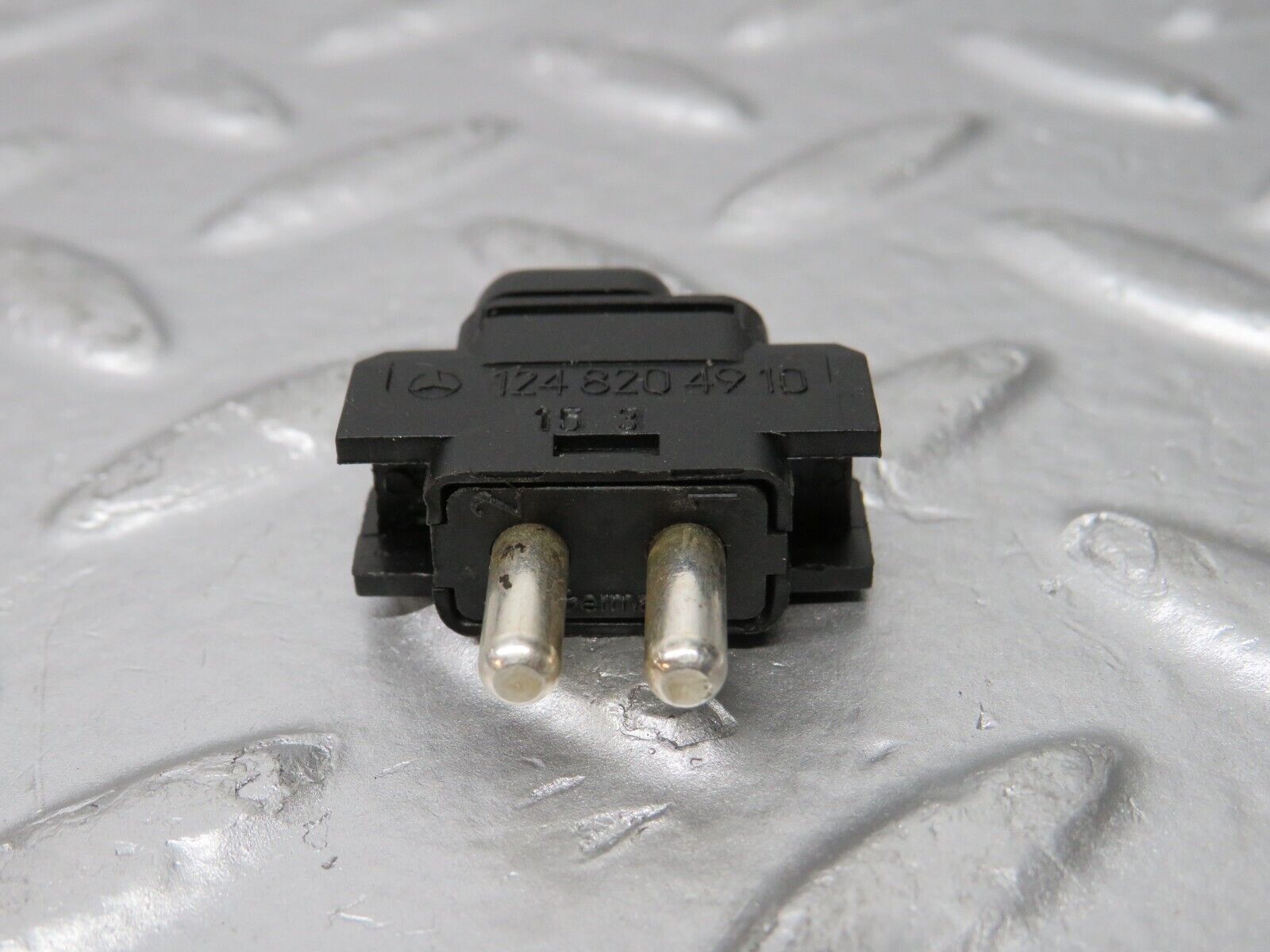 31620 Mercedes-Benz W201 190LE 1.8L Child Lock Control Switch1248204910