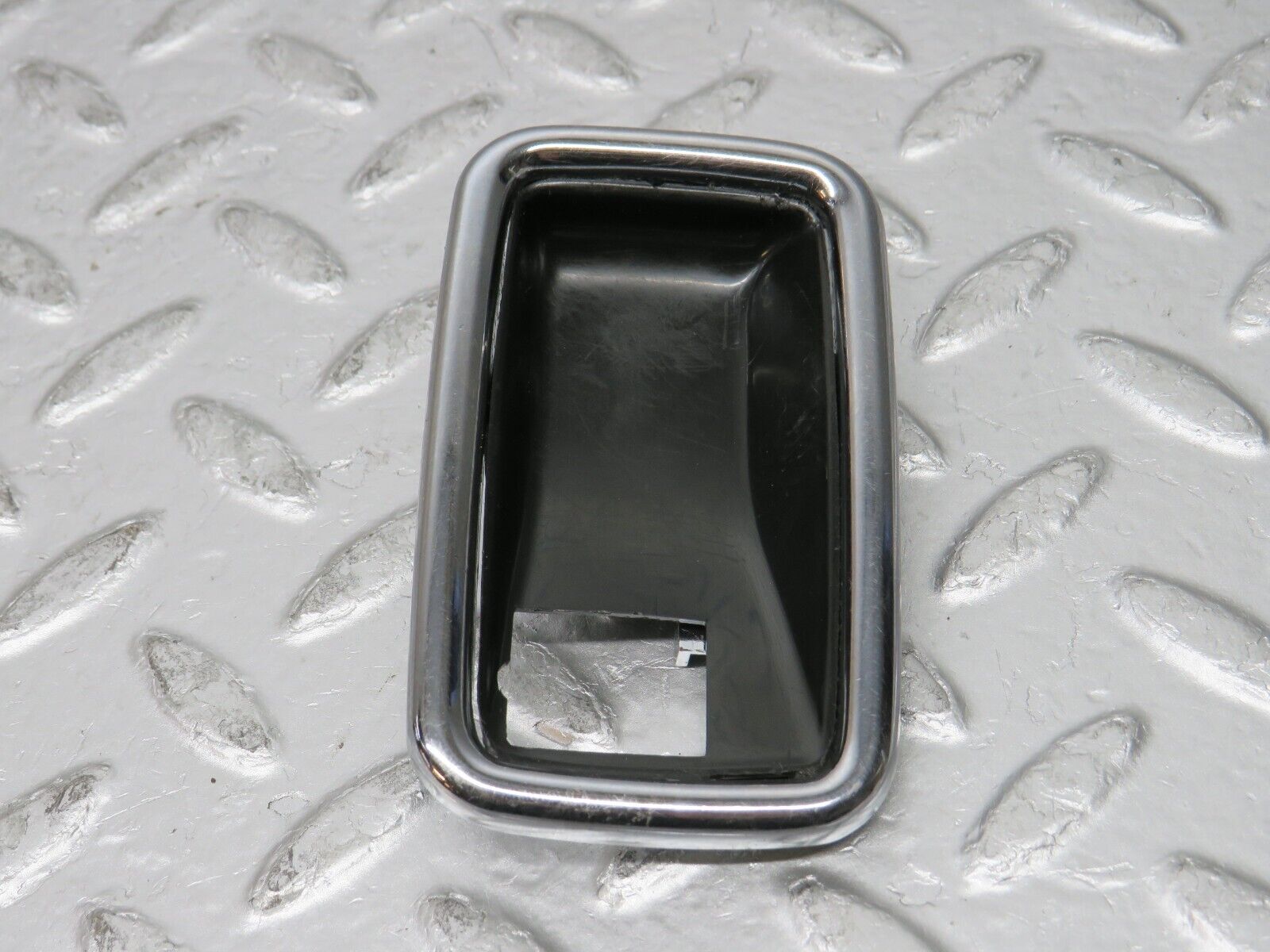 0550 Mercedes-Benz W123 230E Chrome Frame For Door Opener Right 1087660611