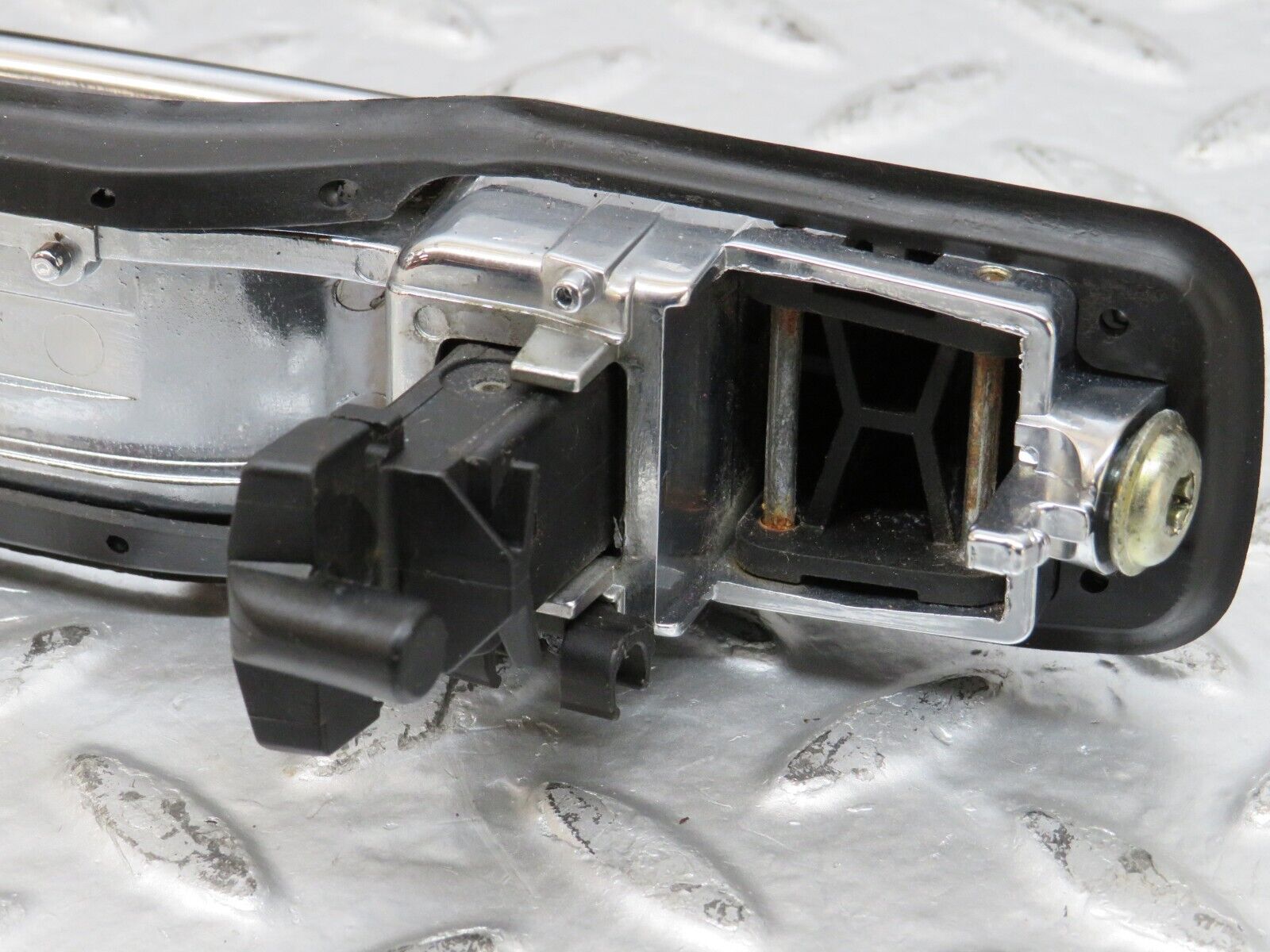 24870 Mercedes-Benz W140 S320 Front Left Exterior Door Handle