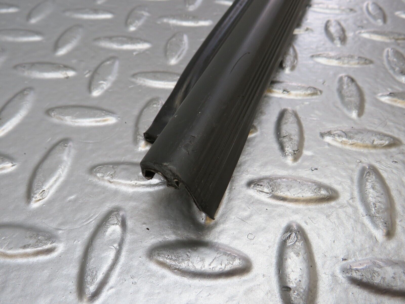 34219 Mercedes-Benz W124 260E Door Lower Sealing Rubber Trim Right