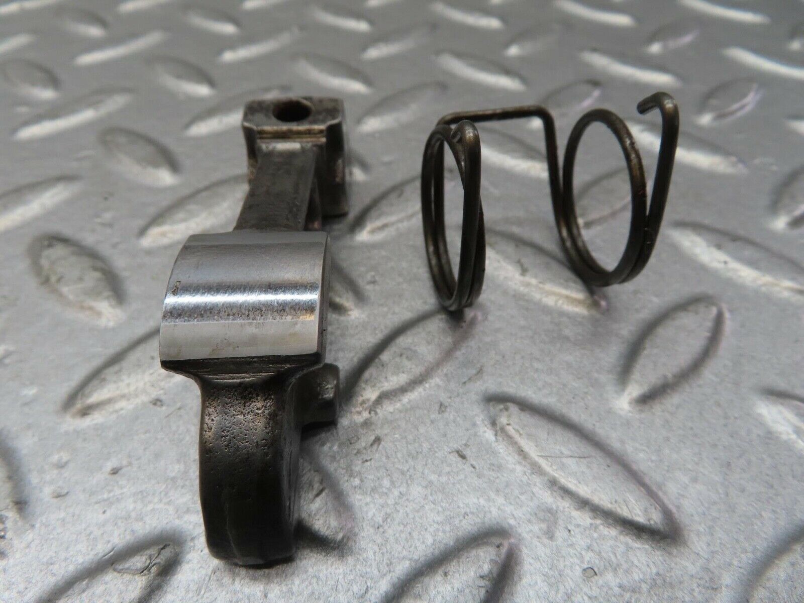 13379 Mercedes-Benz W111 230S Valve Rocker Arm With Retaining Spring