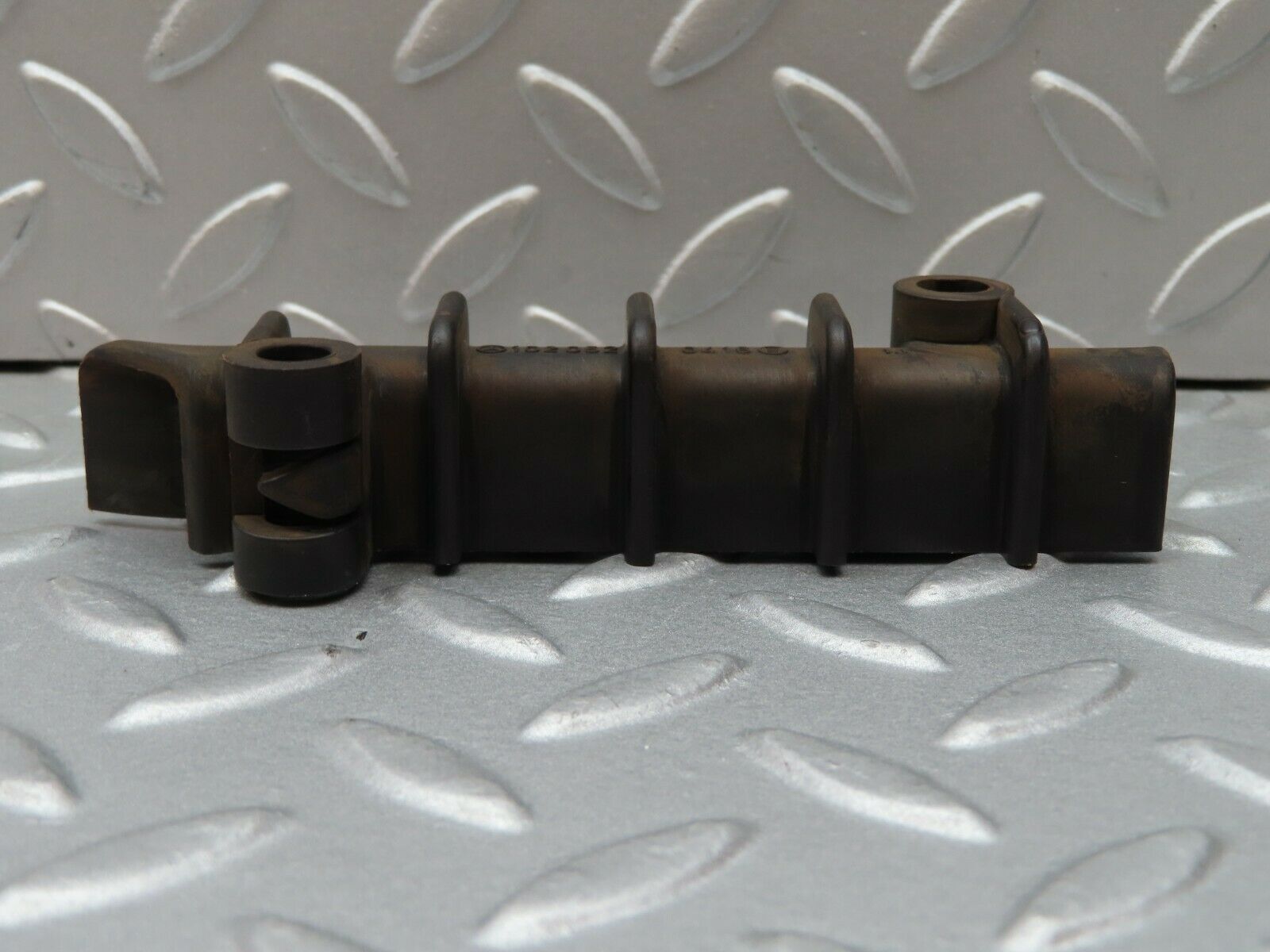 3874 Mercedes-Benz S123 200T Wagon Timing Guide Rail 1020520316