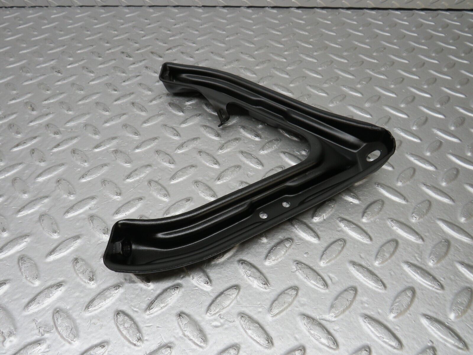 36773 Mercedes-Benz W201 190E 2.0L Air Intake Manifold Bracket