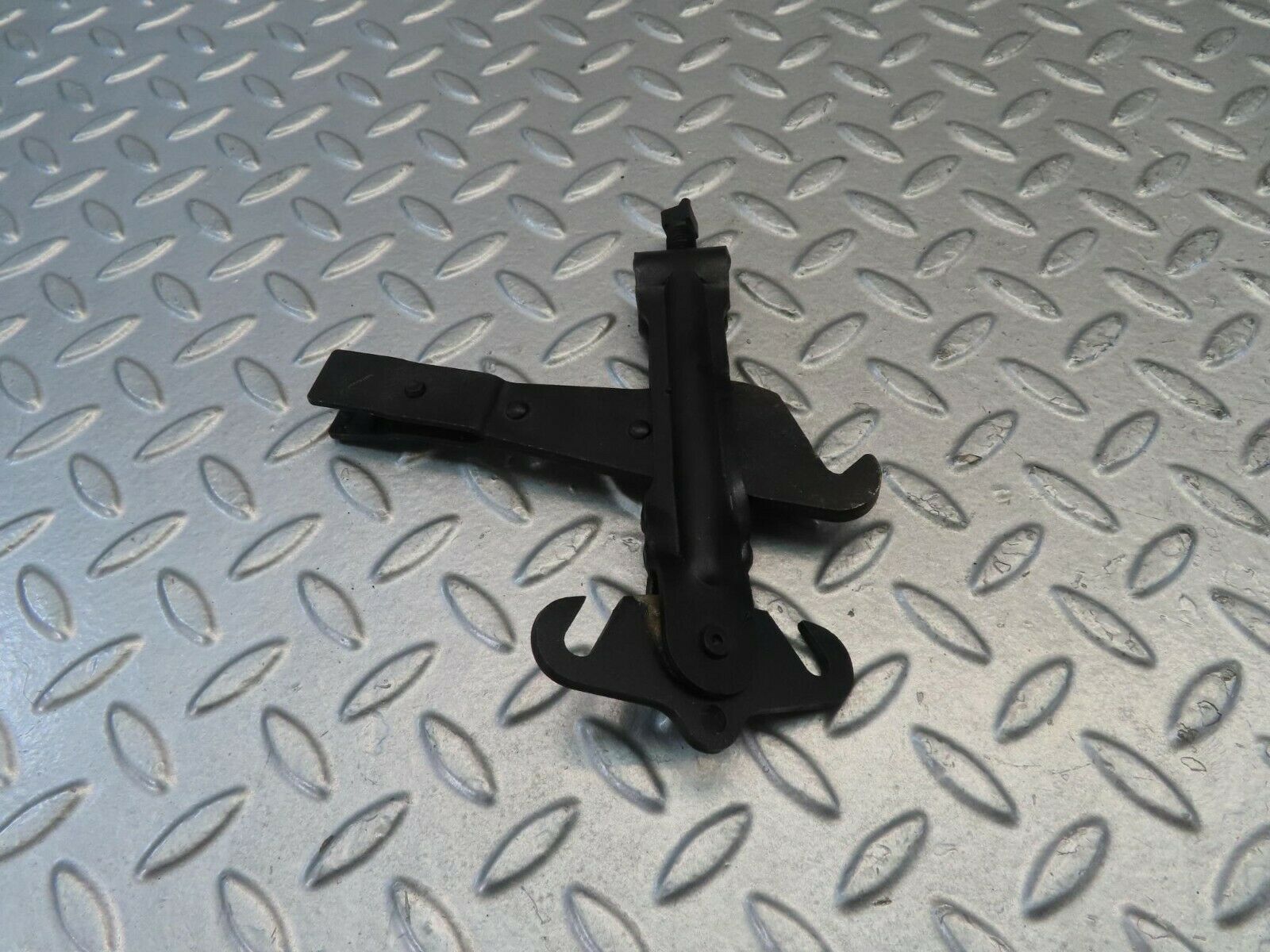 11588 Mercedes-Benz C123 230CE Coupe Handbrake Adjusting Handbrake Regulator