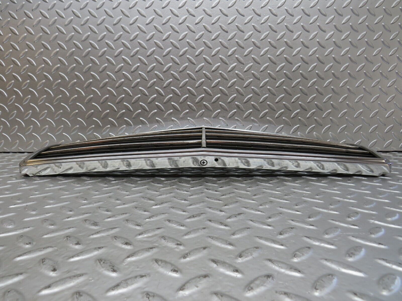 27769 Mercedes-Benz S124 300TE Wagon Bonnet Grill Chrome 1248880323