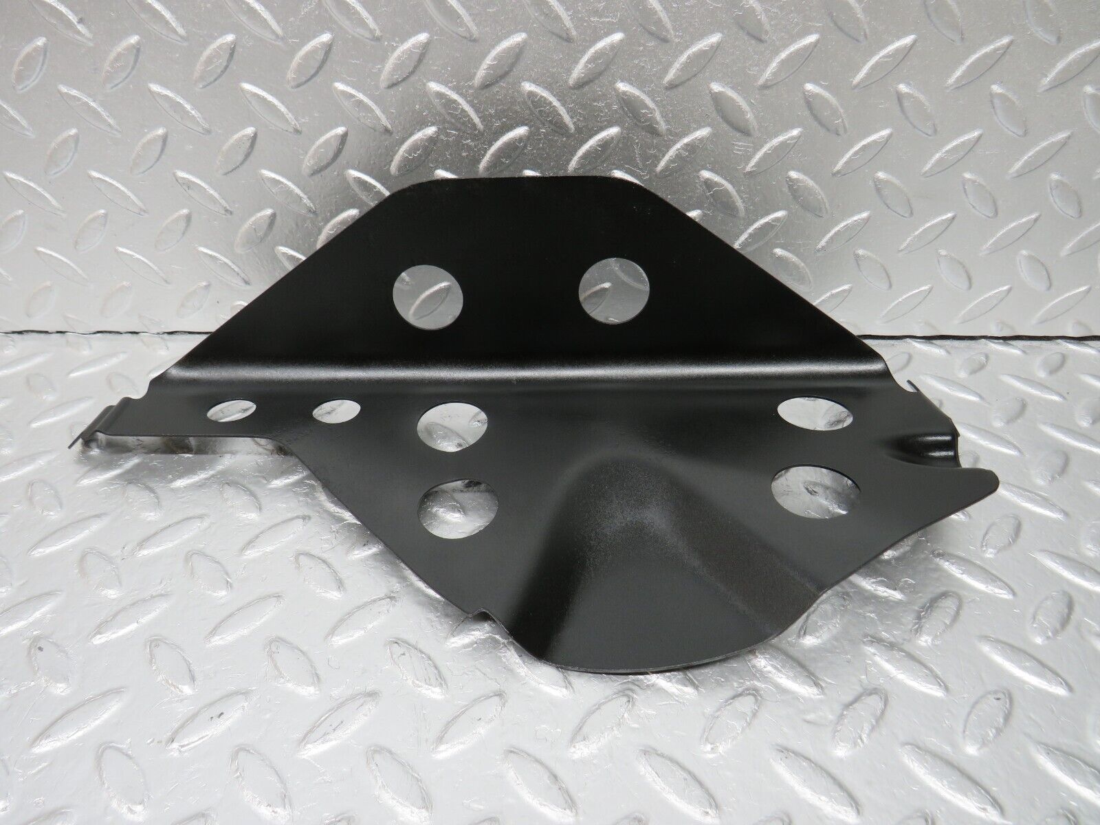 34654 Mercedes-Benz C126 380SEC Coupe Engine Bay Wire Cable Cover