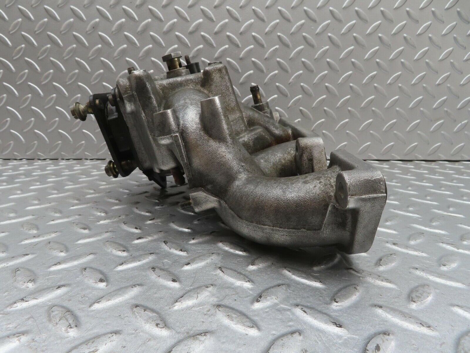 13582 Mercedes-Benz W123 200 Intake Manifold 1021411701