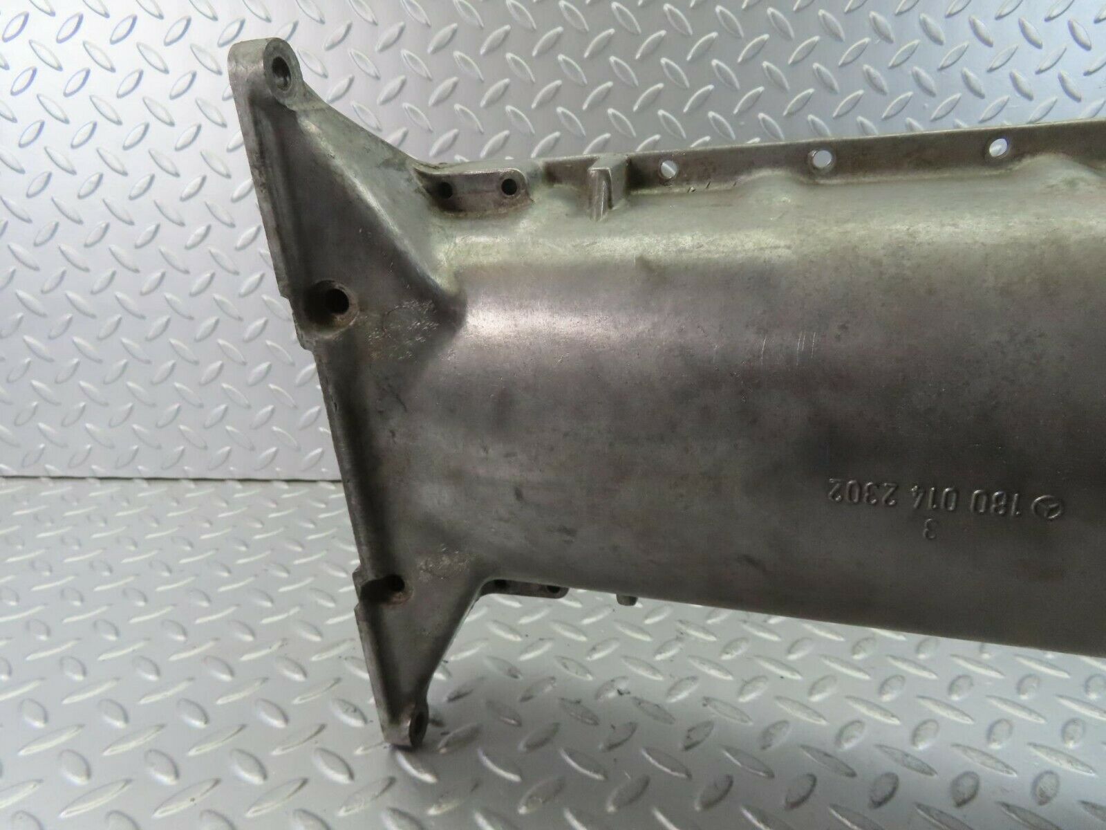 10194 Mercedes-Benz W111 220SE Oil Pan Oil Sump 1800142302
