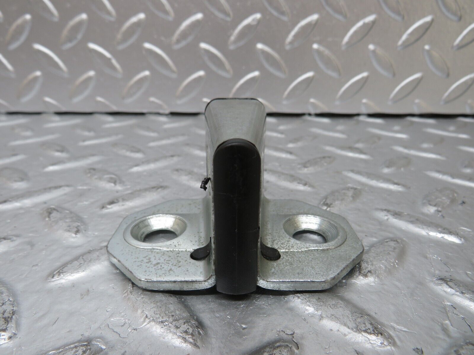 25844 Mercedes-Benz W124 280E Door Lock Latch