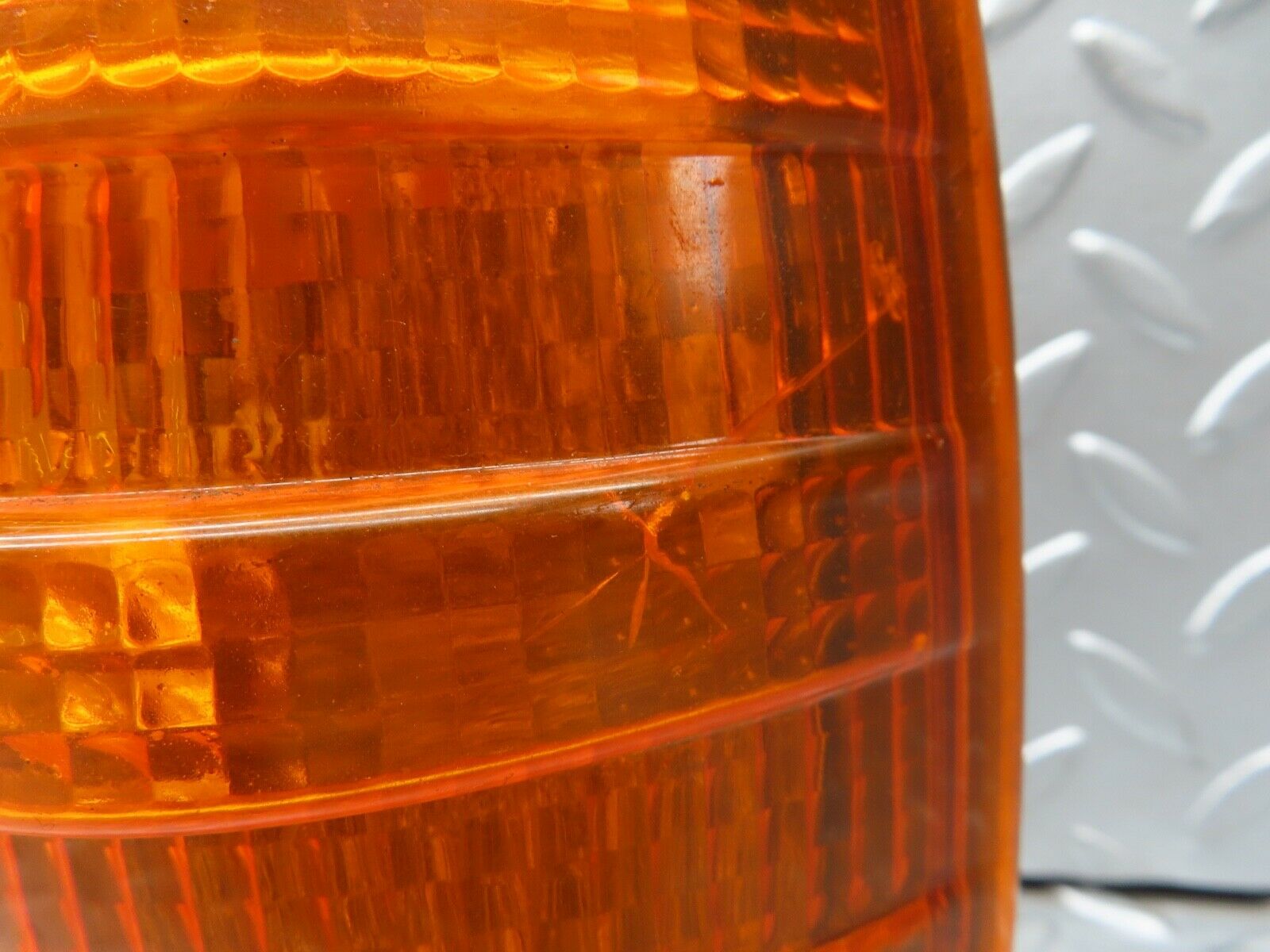 17589 Mercedes-Benz W116 450SEL Front Right Indicator Bosch 1305233002