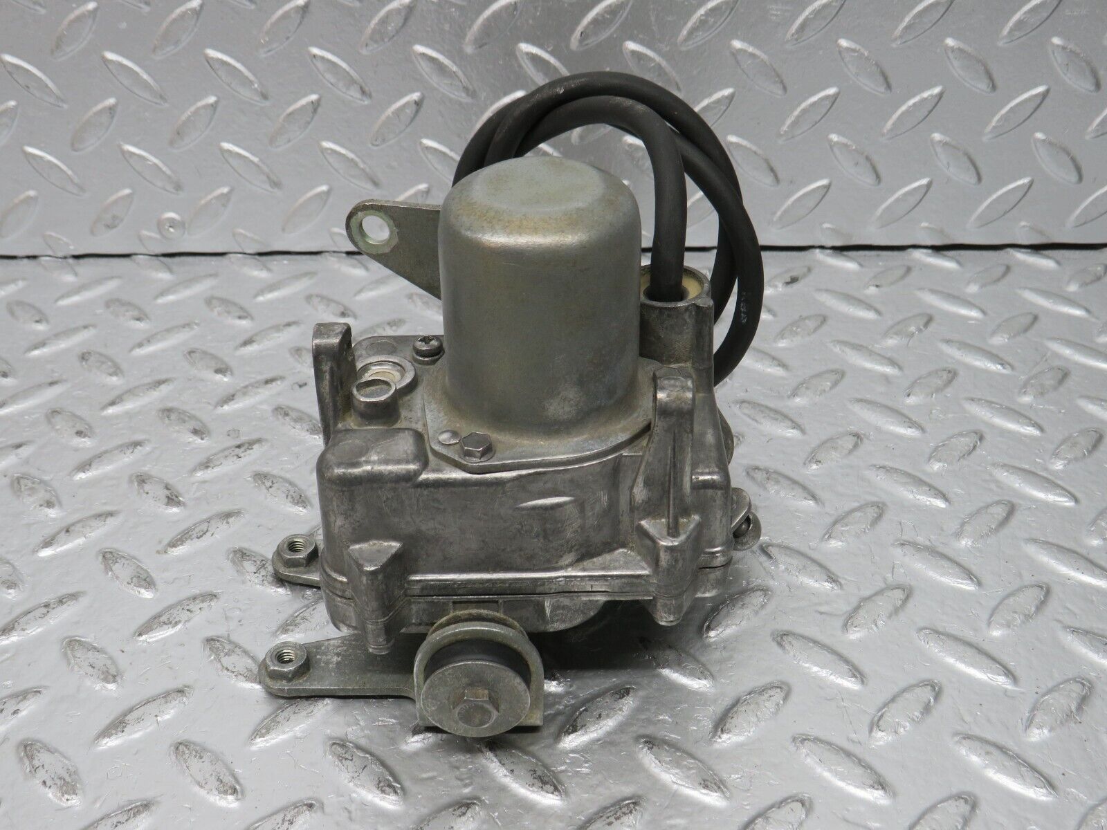 32713 Mercedes-Benz S124 300TE Wagon Cruise Control Actuator 0025458632