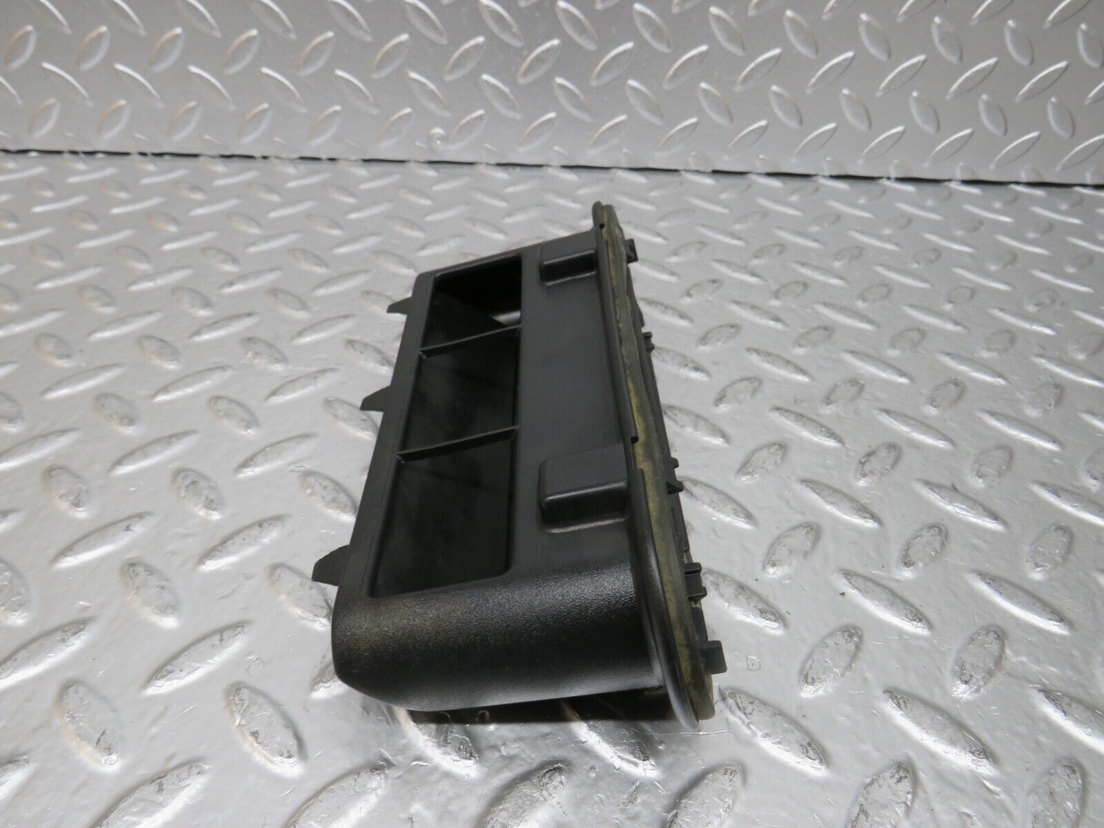 25245 Mercedes-Benz W201 190D Trunk Breather Ventilation Valve 2018300242