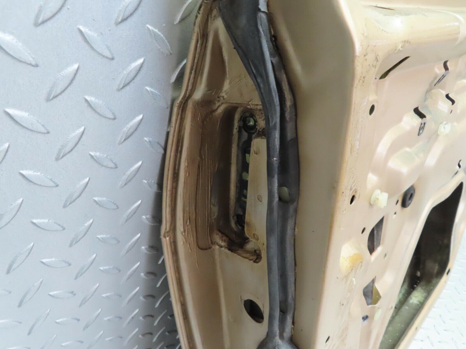 15812 Mercedes-Benz W123 280E Rear Right Door