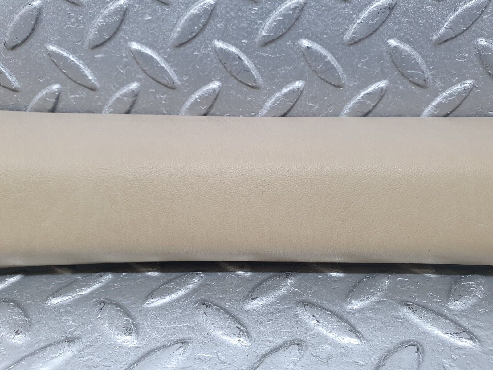 40926 Mercedes-Benz W126 300SE A Pillar Cover Right Side Beige