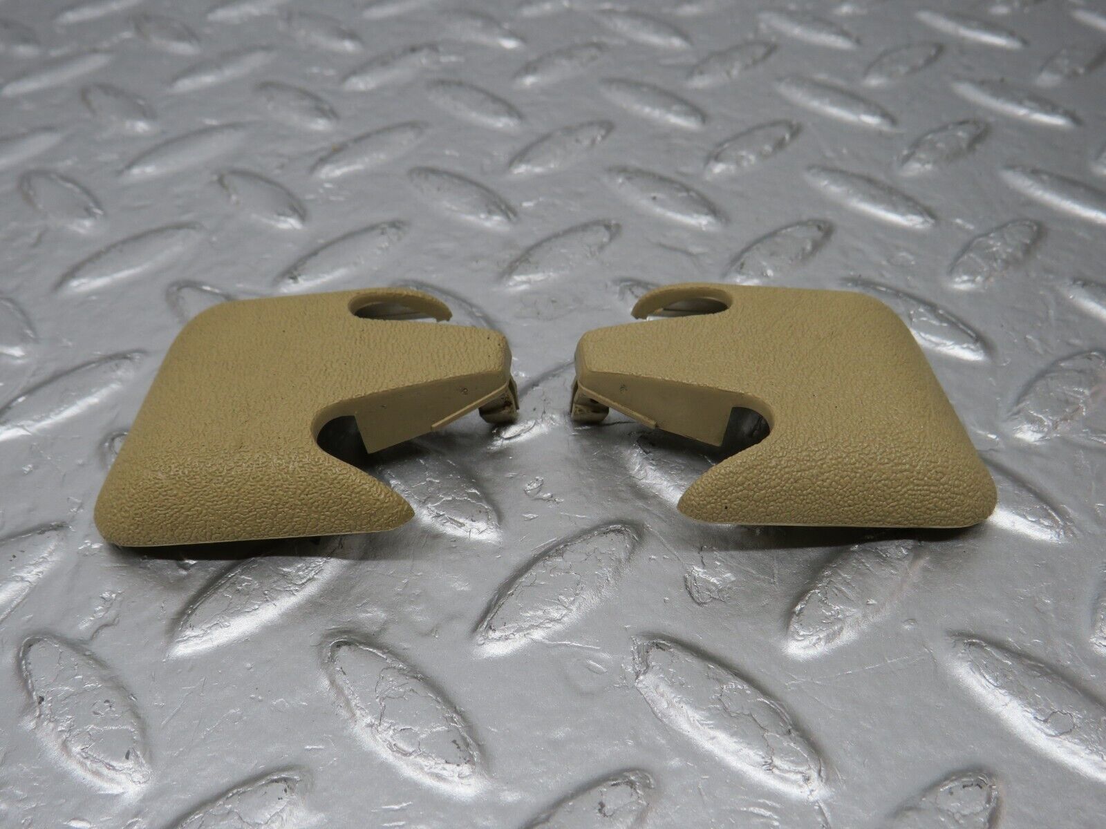 34106 Mercedes-Benz W124 260E Front Seat Rail Trim Cover 1246842218 1246842118