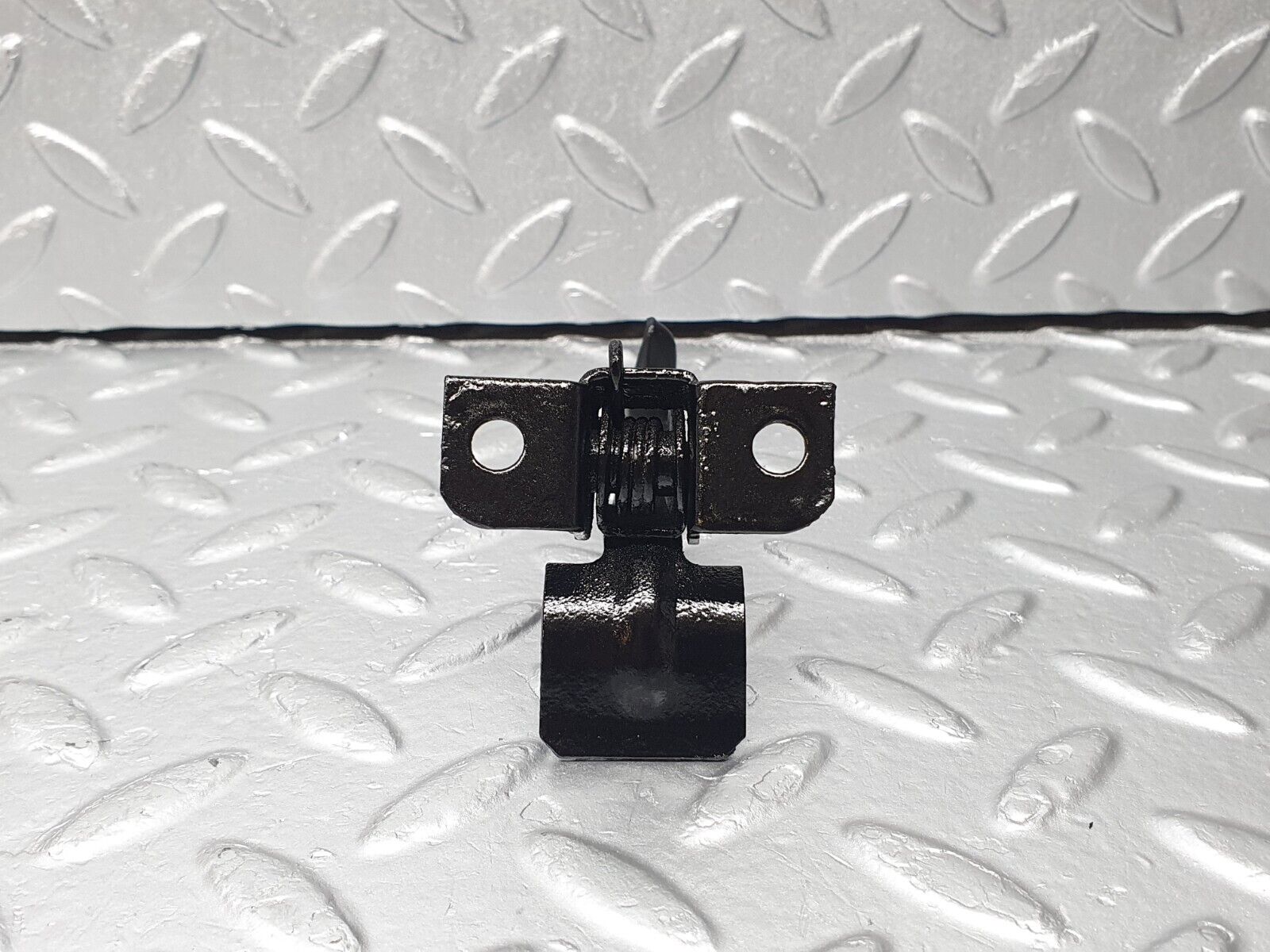 40775 Mercedes-Benz W111 220S Bonnet Safety Latch