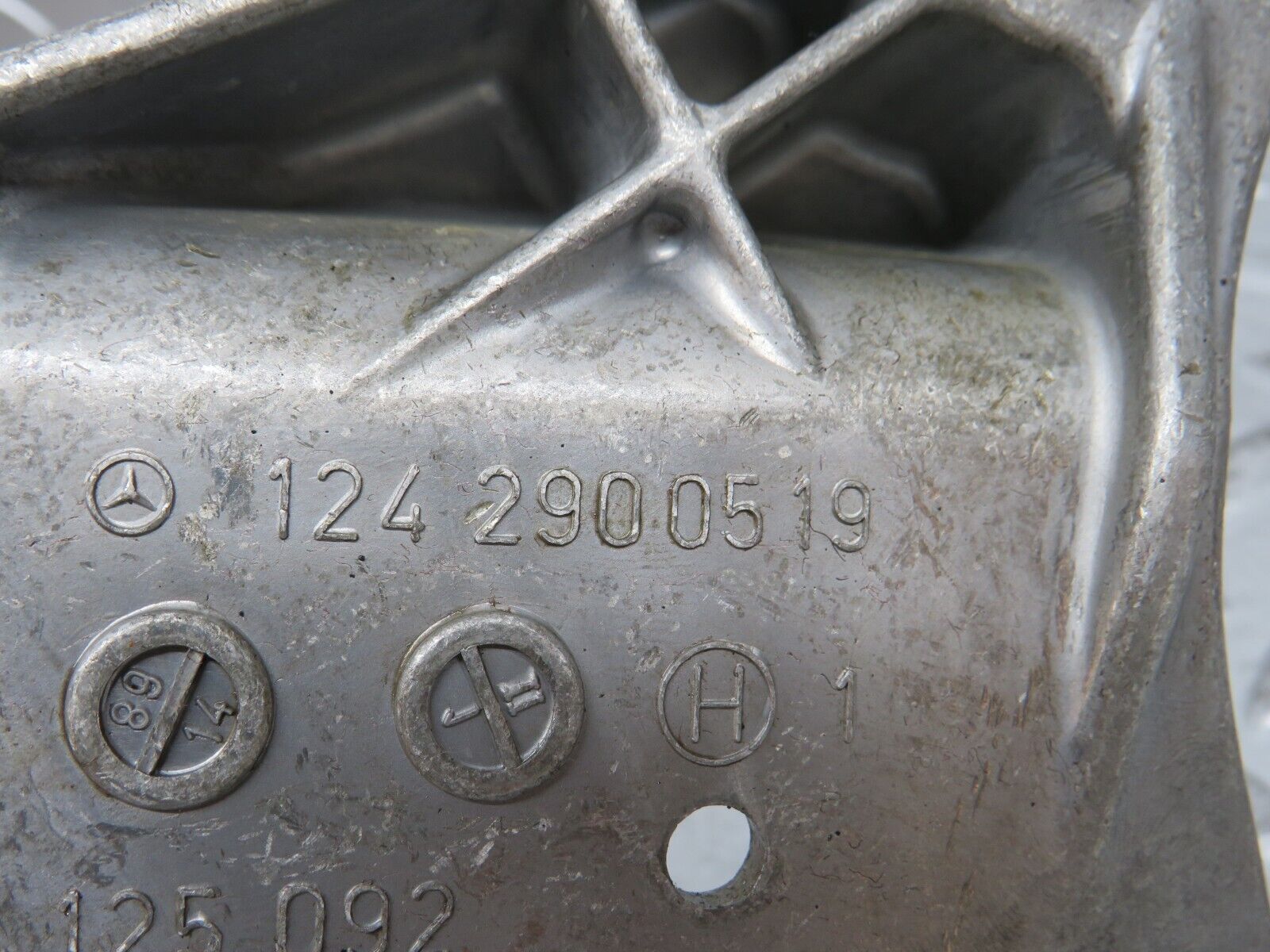 29418 Mercedes-Benz W124 230E Brake Pedal Bracket 1242900519