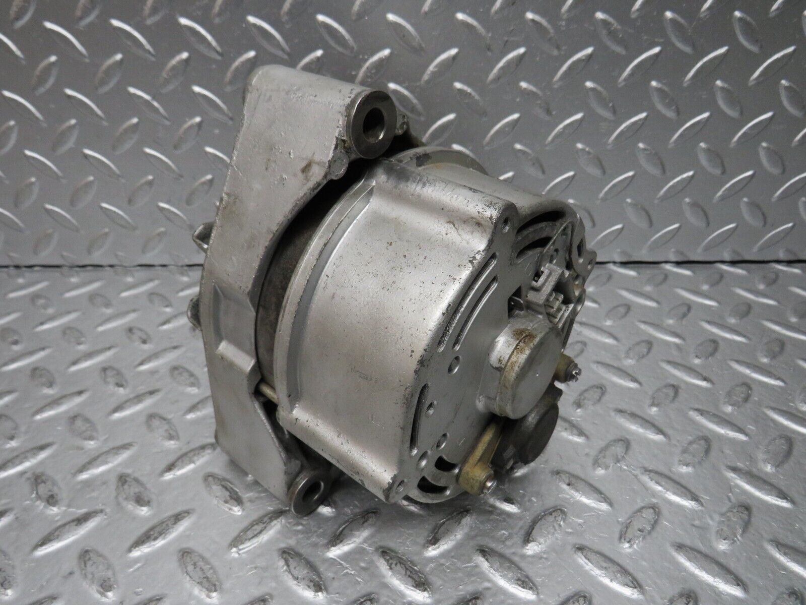 29809 Mercedes-Benz W123 230E Alternator Generator