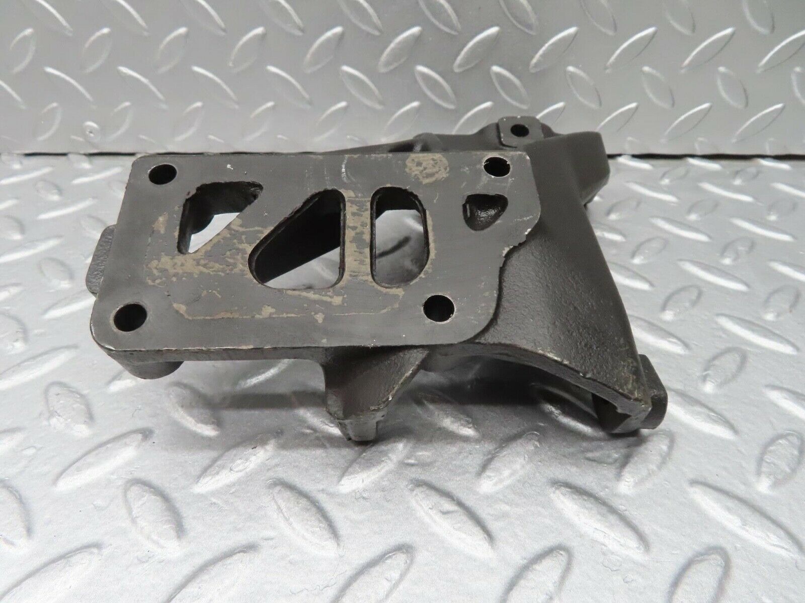 15960 Mercedes-Benz W123 280E Alternator Generator Bracket 1101550735