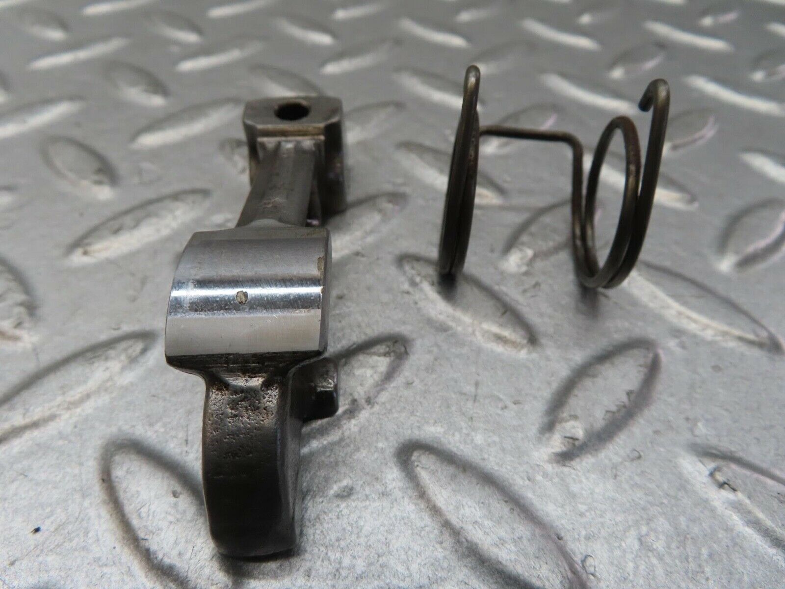 13380 Mercedes-Benz W111 230S Valve Rocker Arm With Retaining Spring