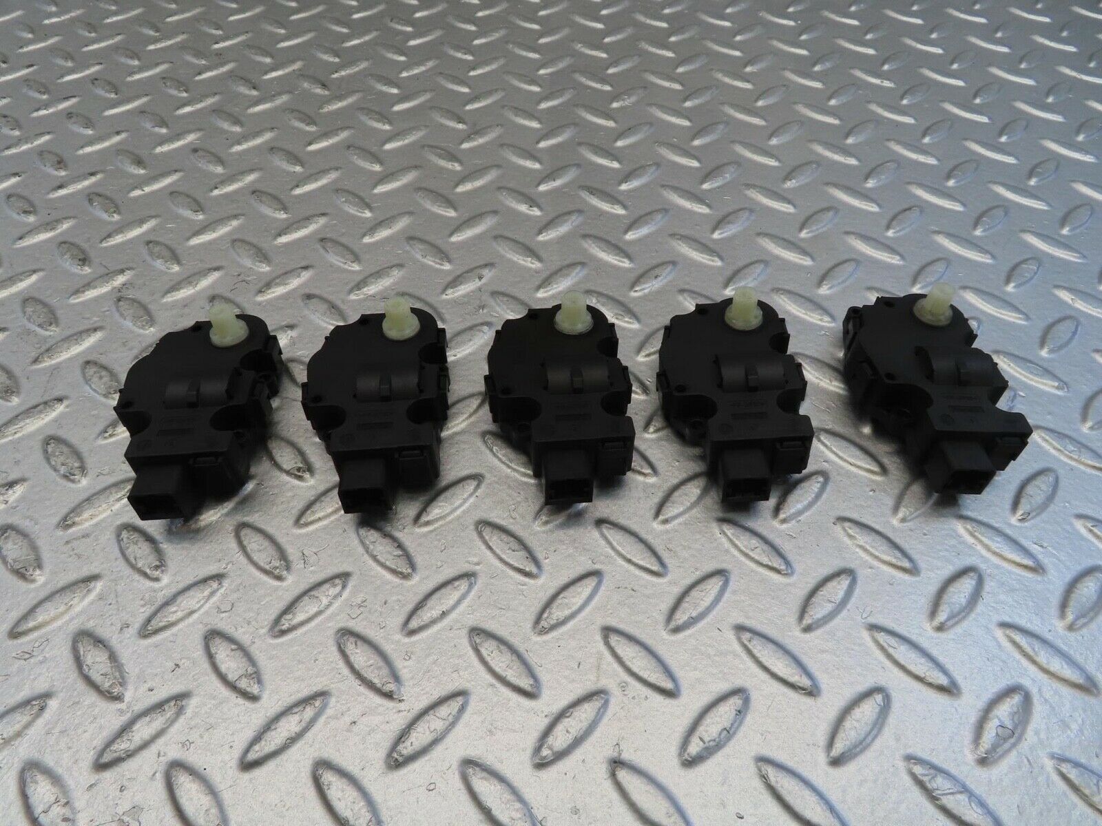 11293 Mercedes-Benz W221 S320 5x Heater Vent Control Actuator Motor 412650750