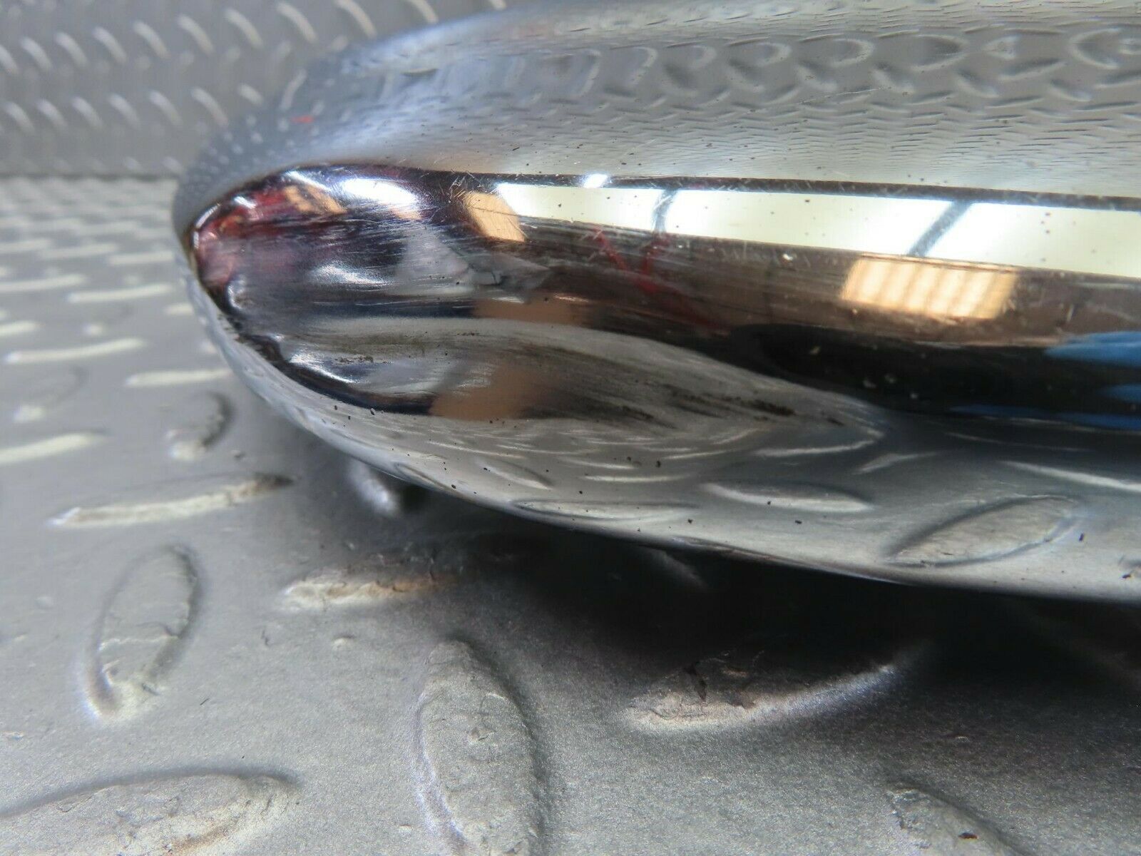 10619 Mercedes-Benz W108 Front Right Upper Bumper Corner