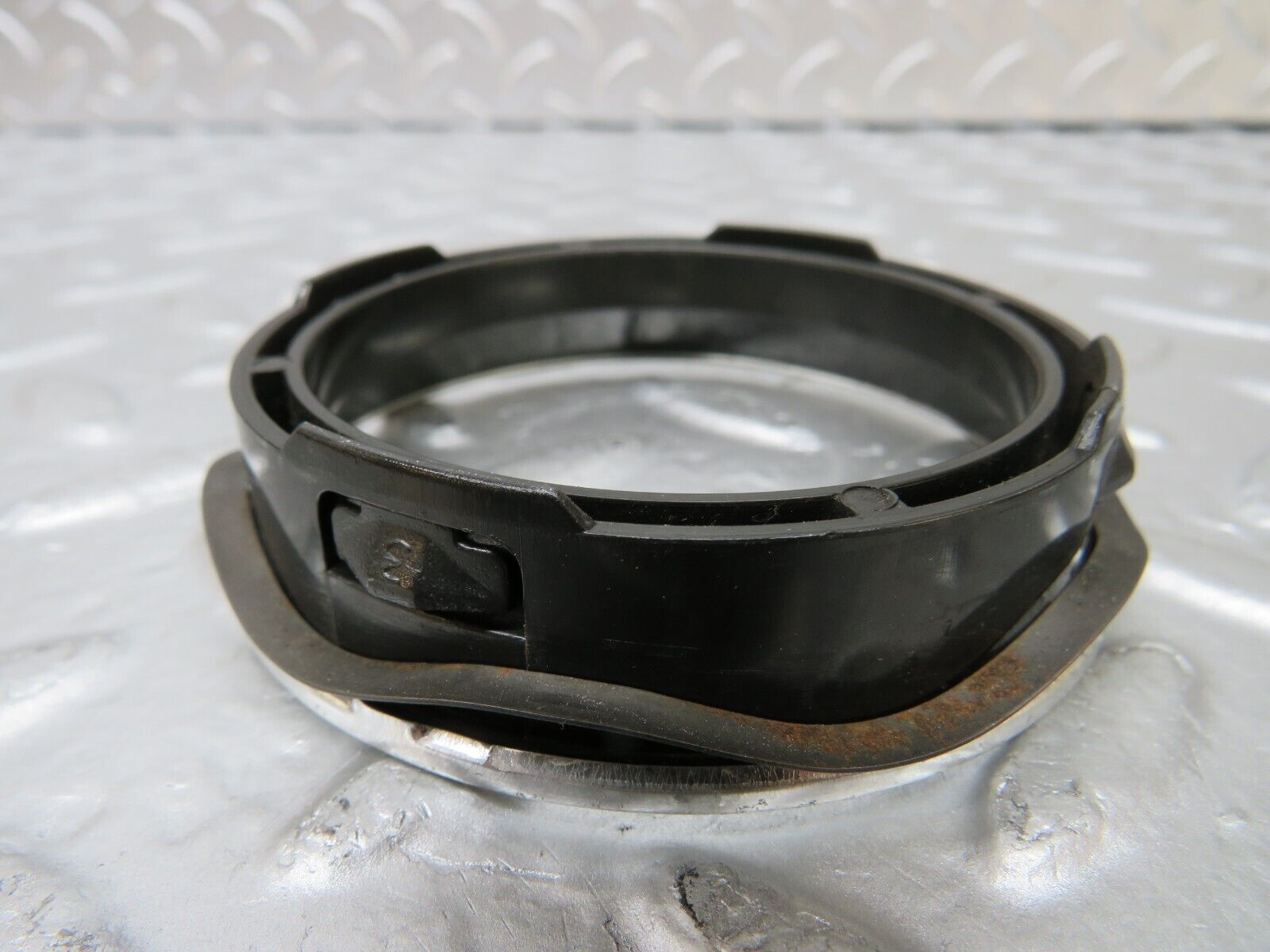 25594 Mercedes-Benz W123 200 Dashboard Air Vent Chrome Bezel