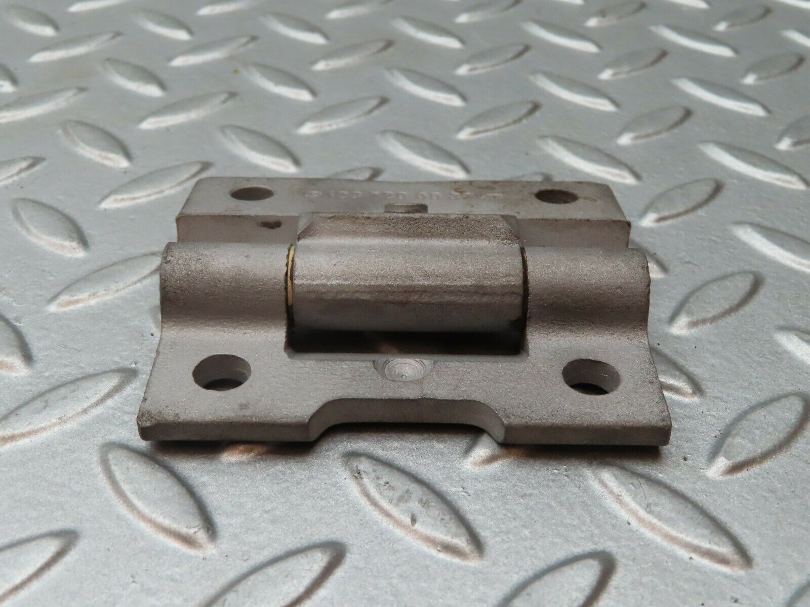 4157 Mercedes-Benz C123 230CE Coupe Door Hinge 1237200037