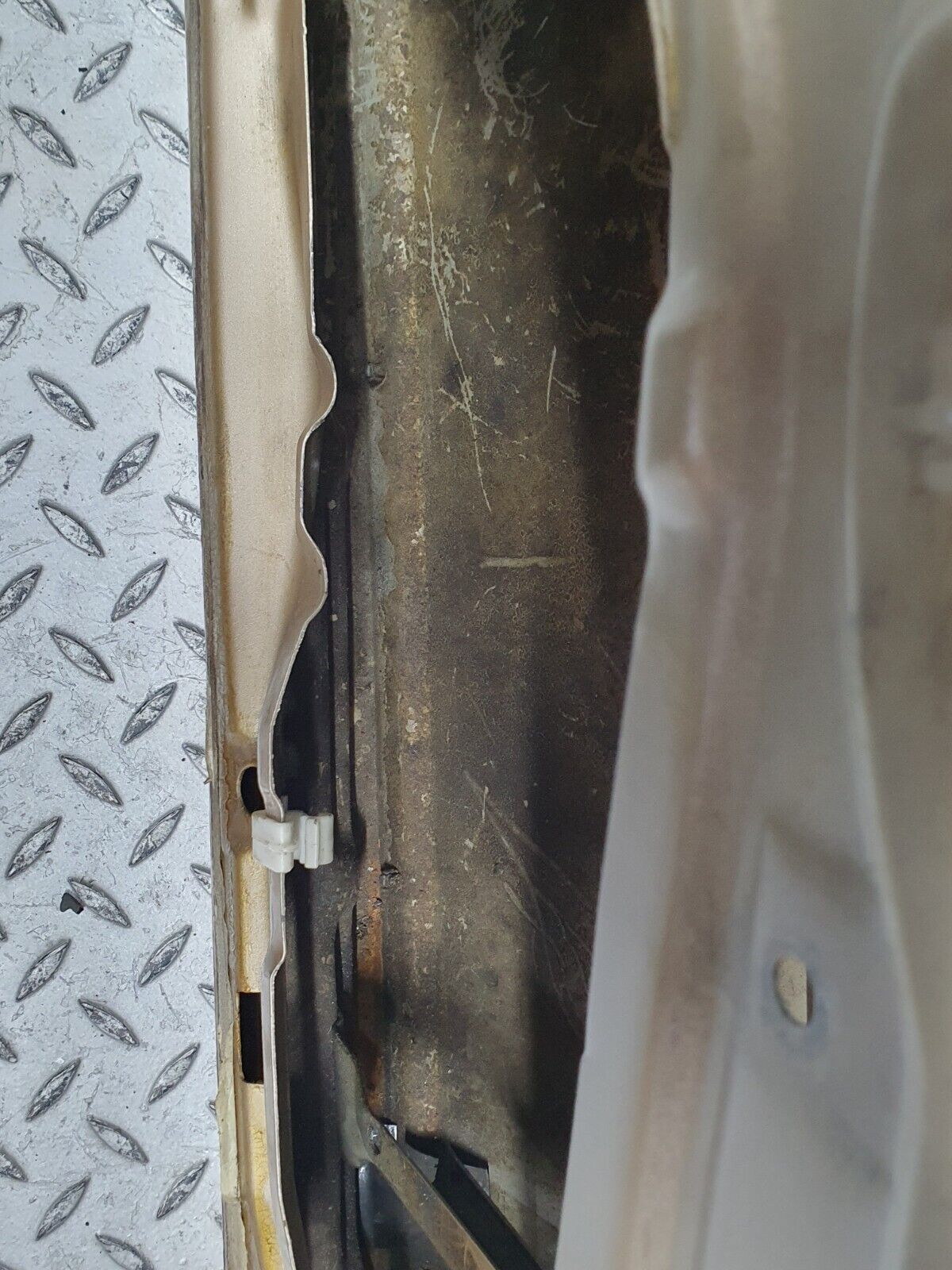 41367 Mercedes-Benz W124 200E Front Right Door