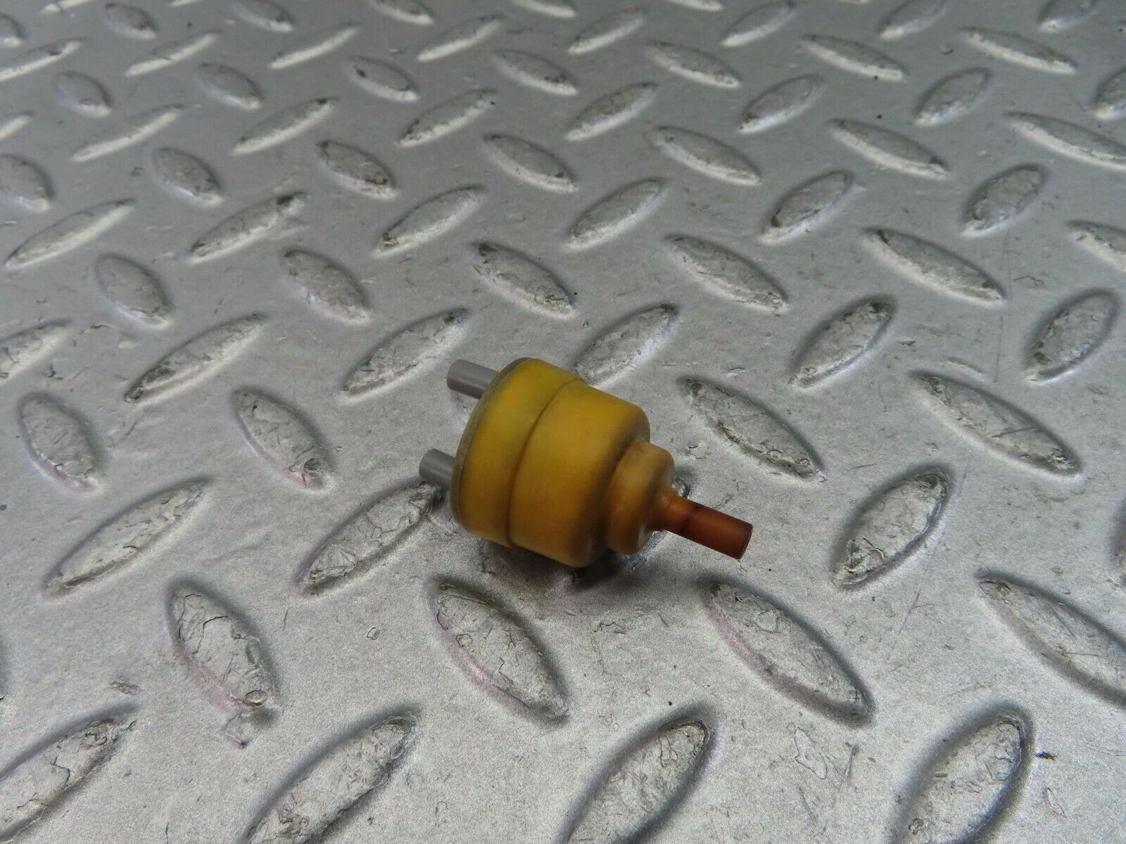 9736 Mercedes-Benz C123 280CE Coupe Vacuum Check Valve