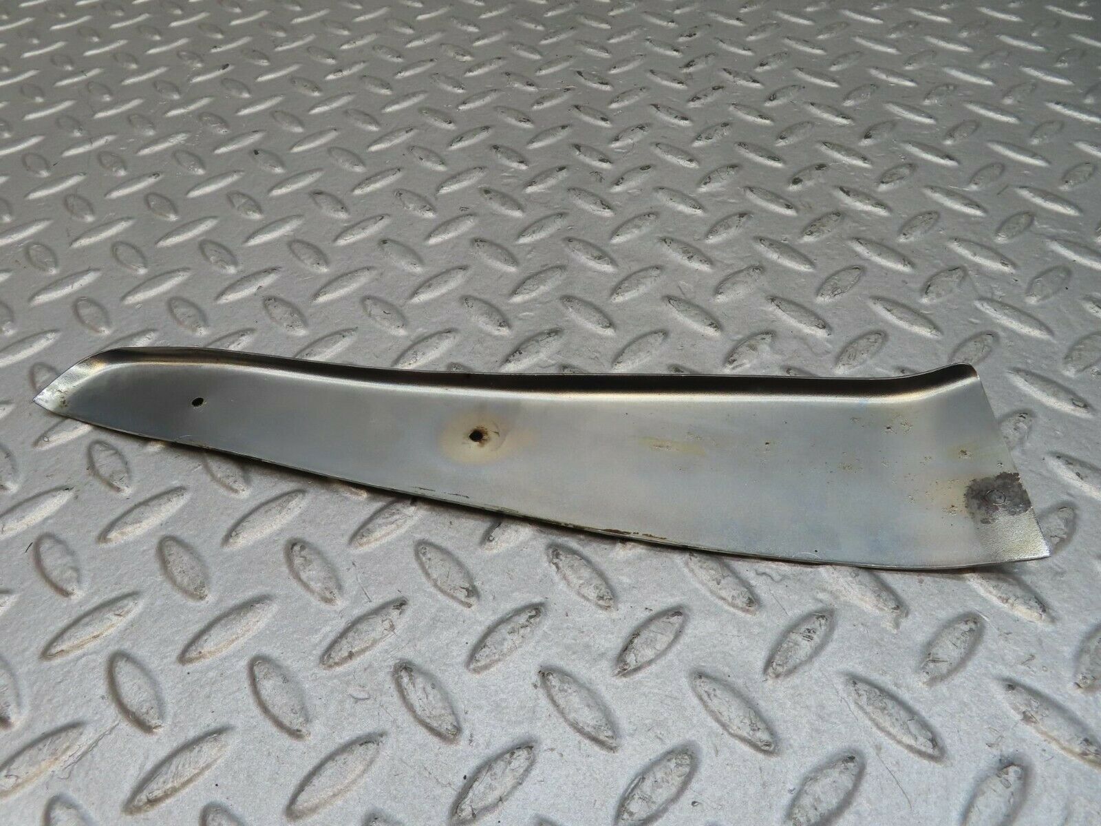 16598 Mercedes-Benz C107 380SLC Left Door Chrome Cover