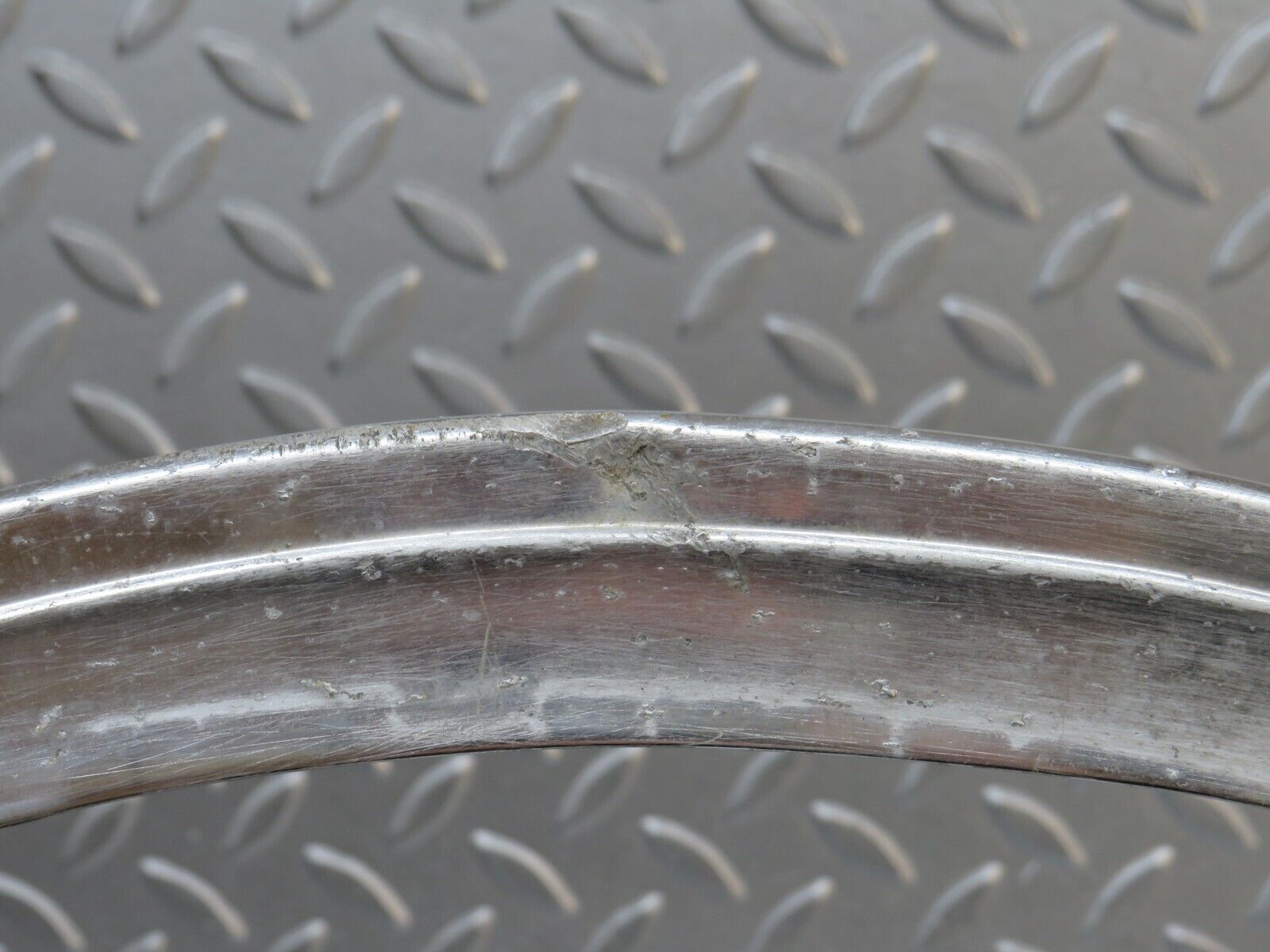 40492 Mercedes-Benz W110 230 Rear Windscreen Chrome Frame