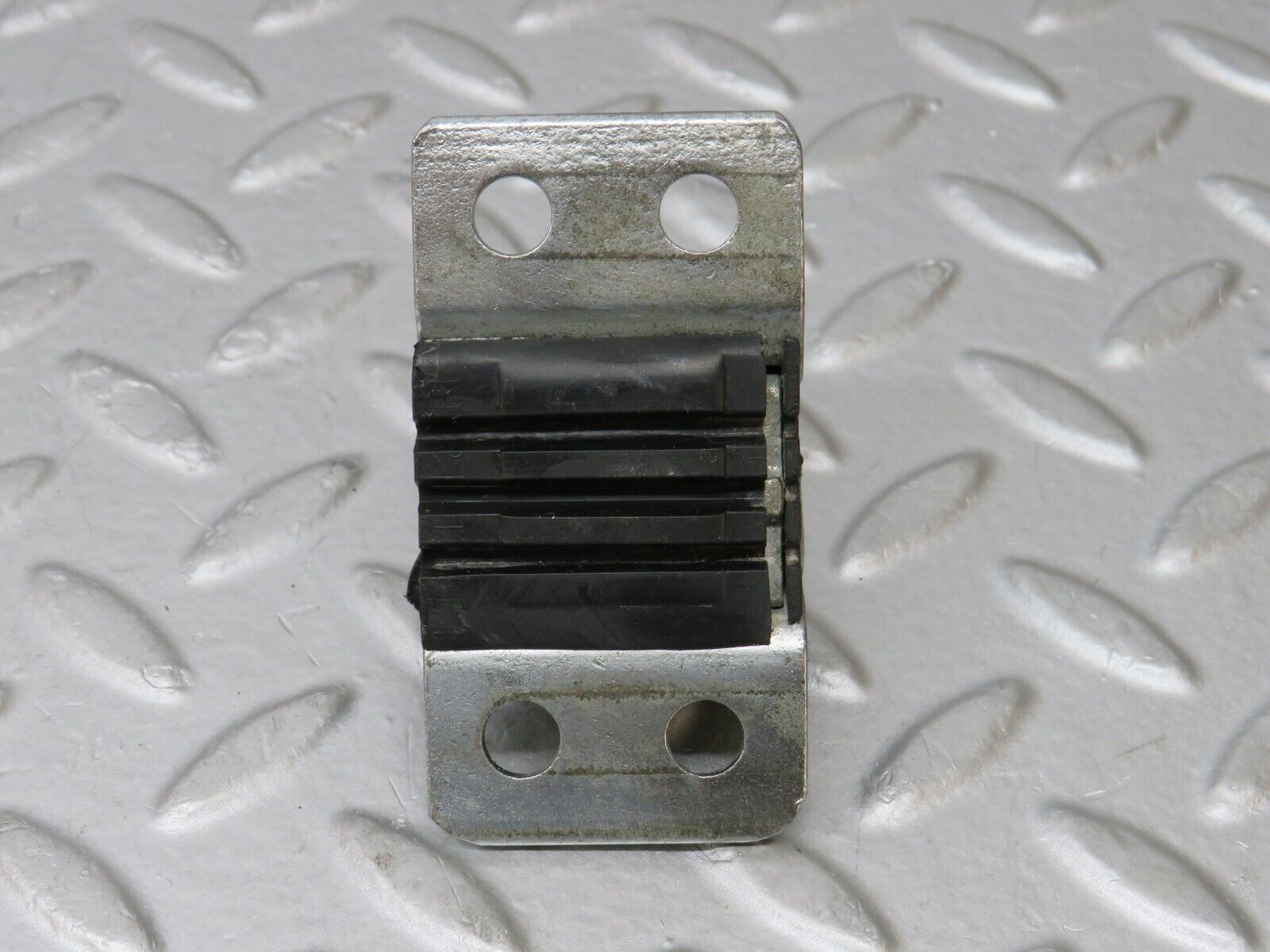 36130 Mercedes-Benz W126 420SE Door Lock Latch Left Side