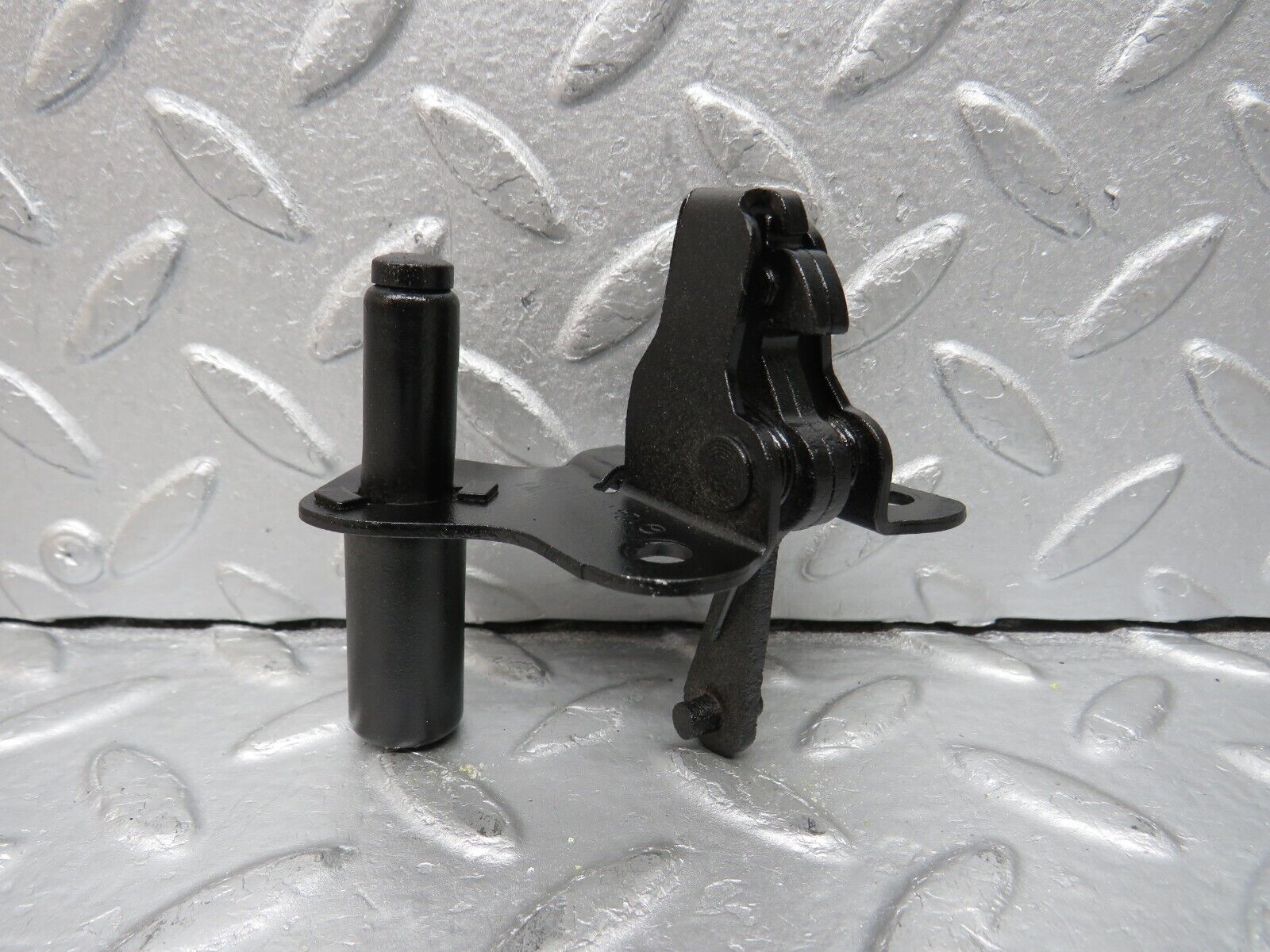 38064 Mercedes-Benz A124 320E Cabriolet Bonnet Lock Latch 1248800260