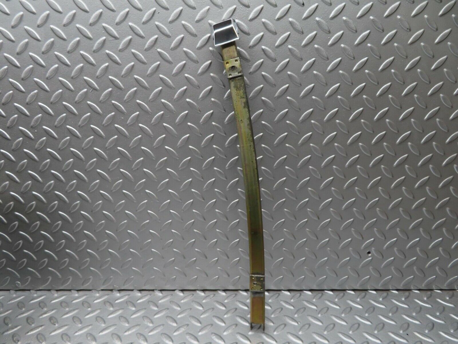 16739 Mercedes-Benz C107 380SLC Right Door Rear Window Channel