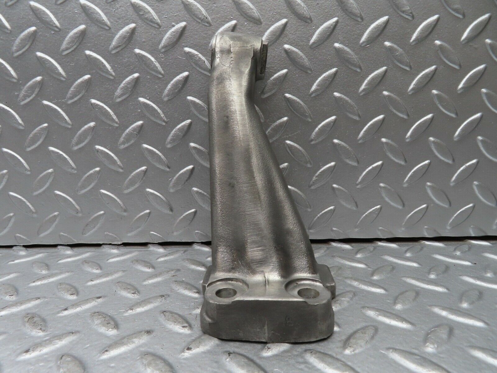 20353 Mercedes-Benz W114 280CE Coupe Engine Mount Bracket Left 1802233804