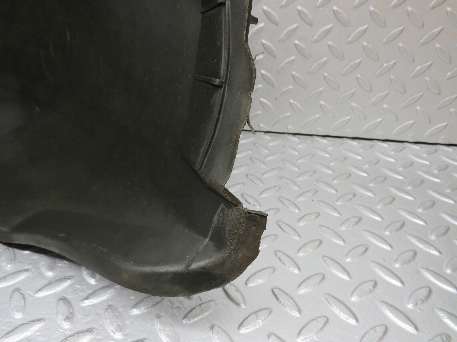 39383 Mercedes-Benz R129 320SL Coupe Rear Right Inner Fender Wing Wheel Arch Lining 1296980630