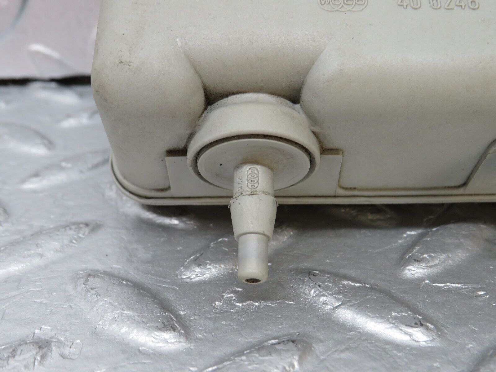 35037 Mercedes-Benz W210 320E Vacuum Reservoir 1708050019