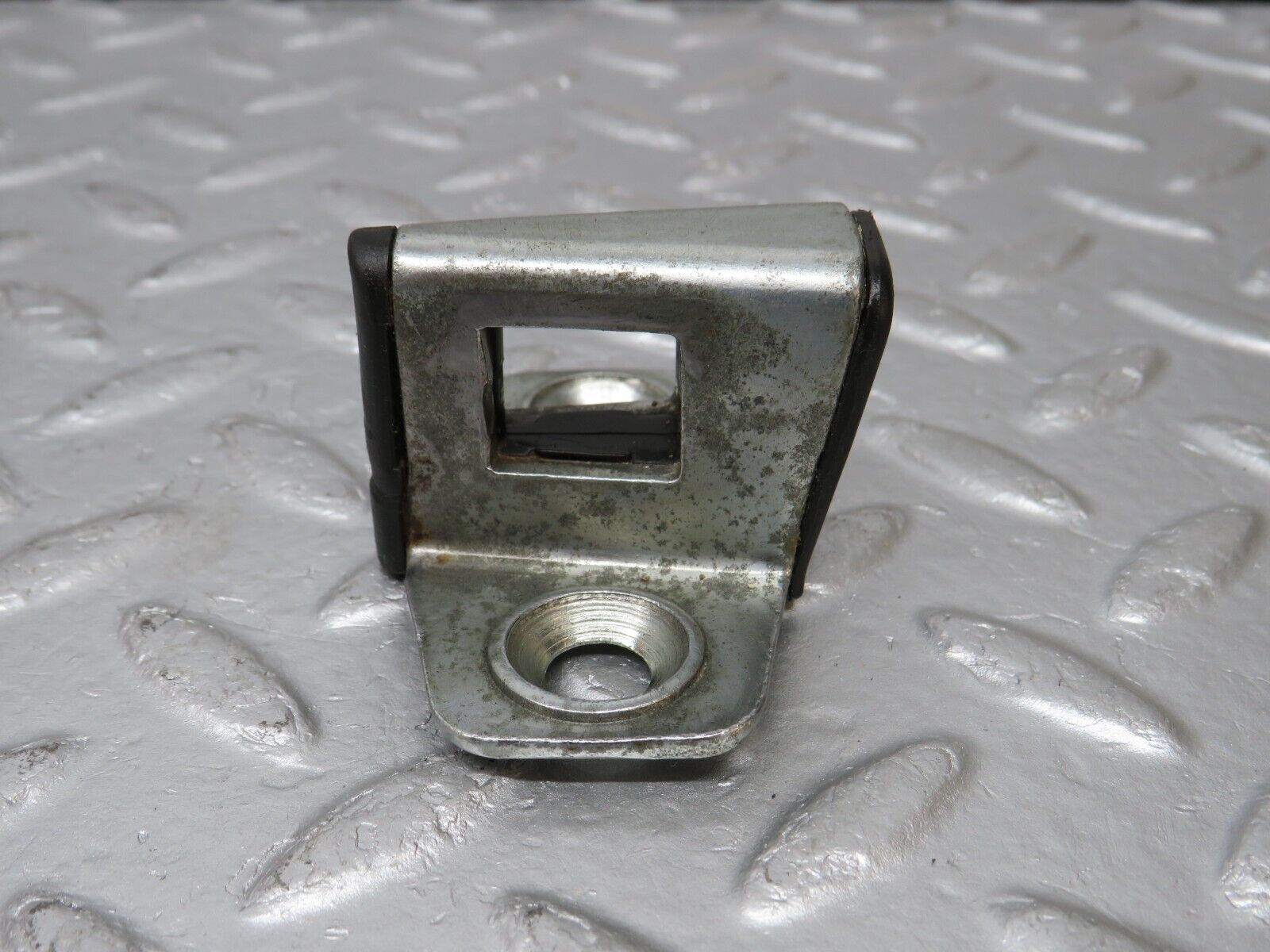 39510 Mercedes-Benz R129 320SL Coupe Door Lock Latch